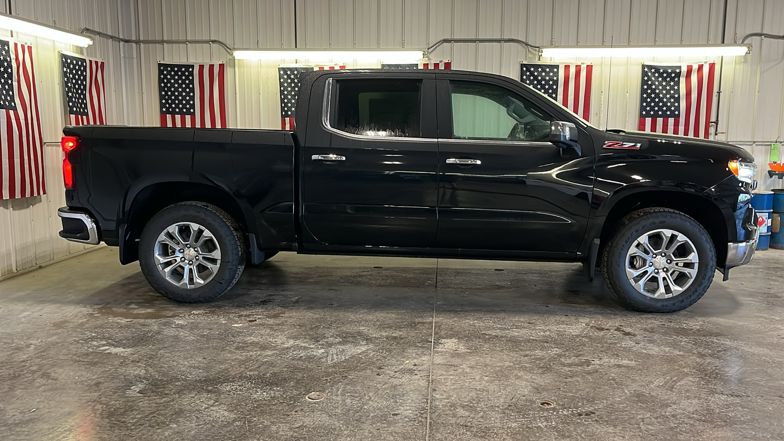 2025 Chevrolet Silverado 1500 LTZ 2