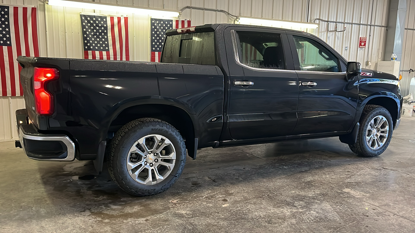 2025 Chevrolet Silverado 1500 LTZ 3