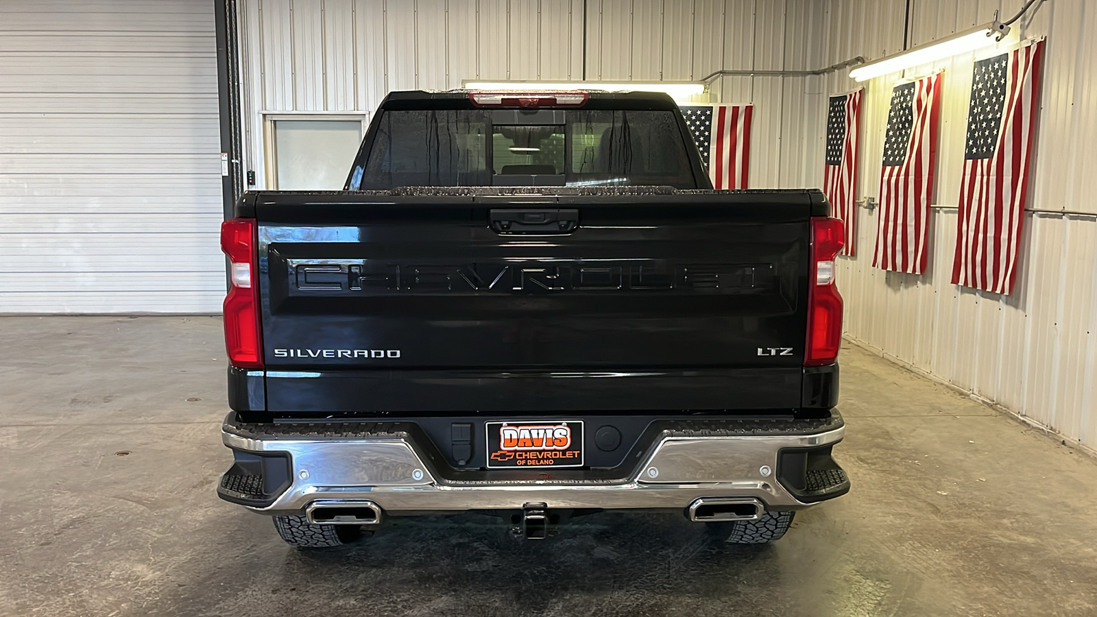 2025 Chevrolet Silverado 1500 LTZ 4