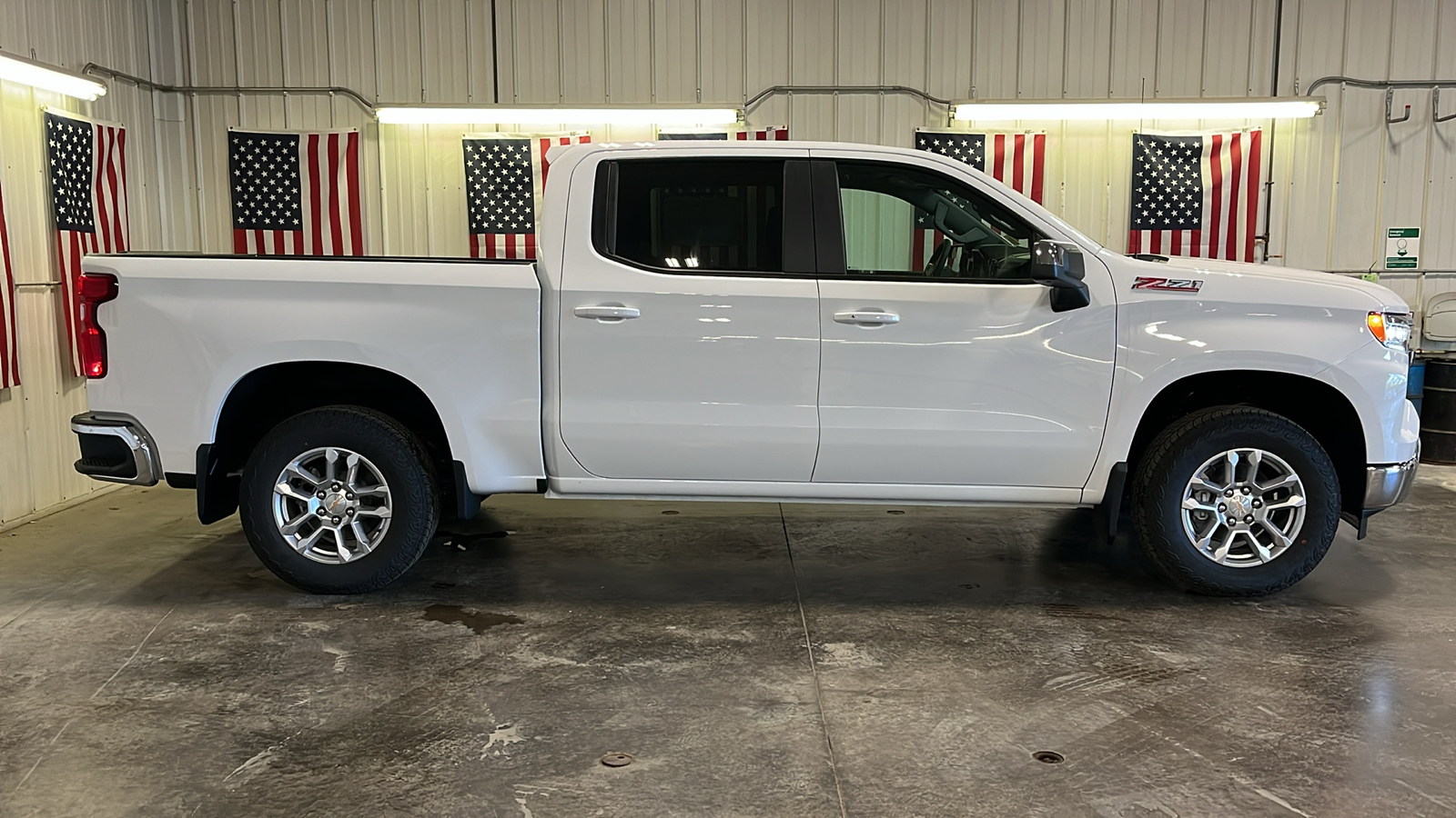 2025 Chevrolet Silverado 1500 LT 2