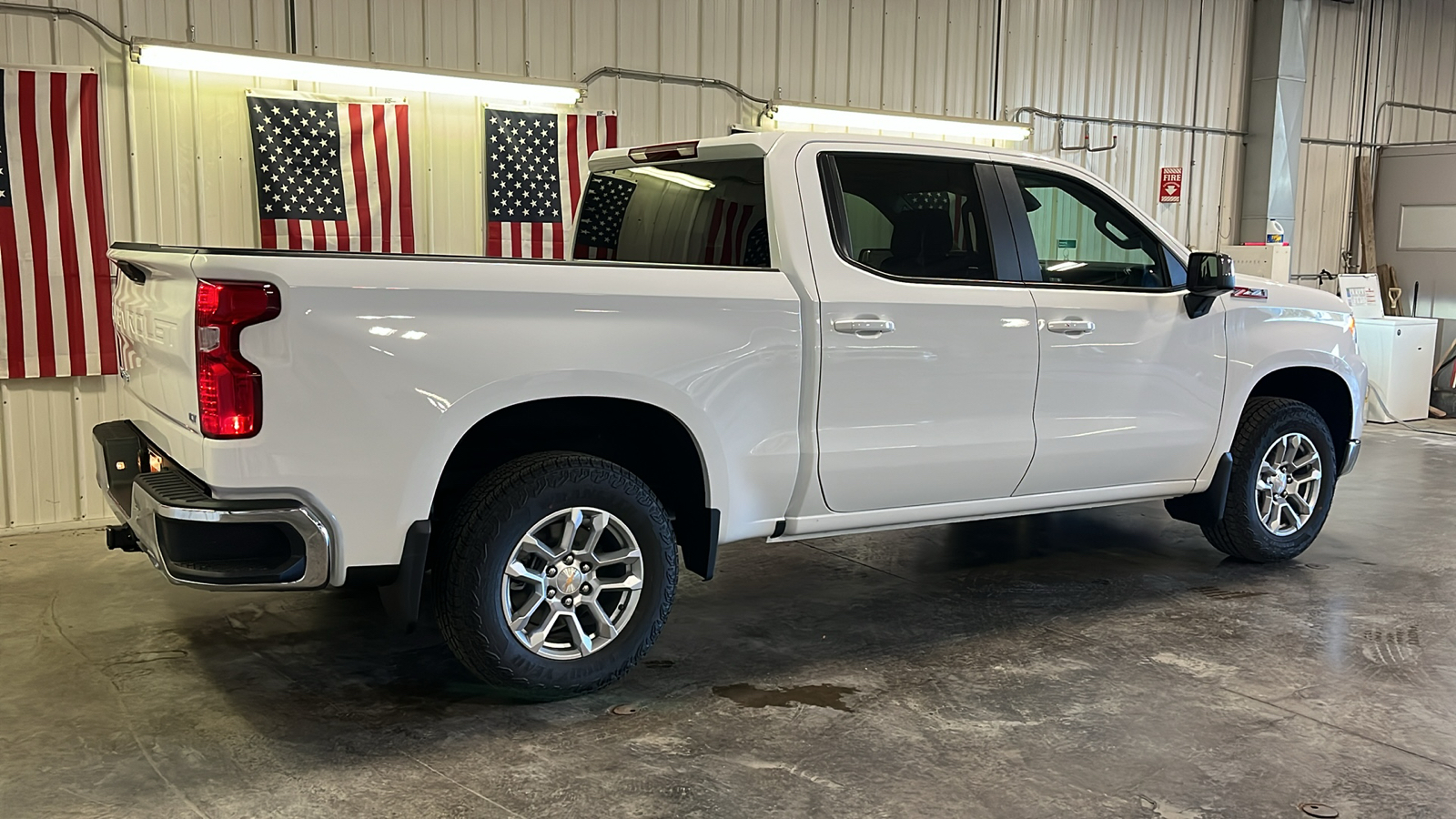 2025 Chevrolet Silverado 1500 LT 3