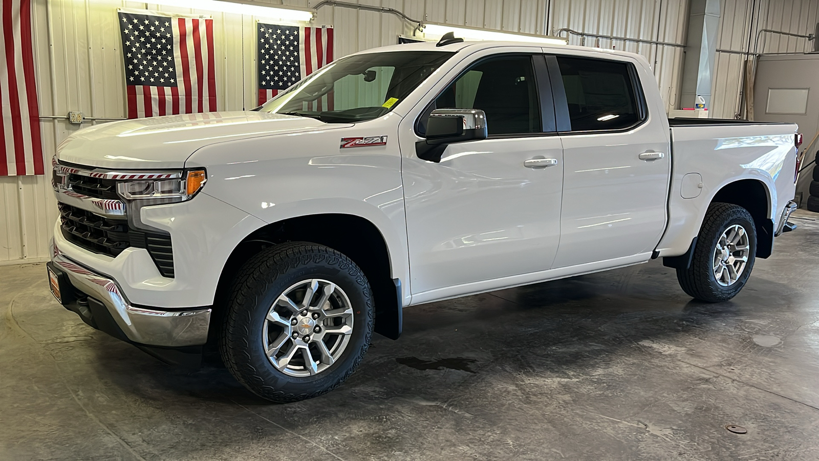 2025 Chevrolet Silverado 1500 LT 6