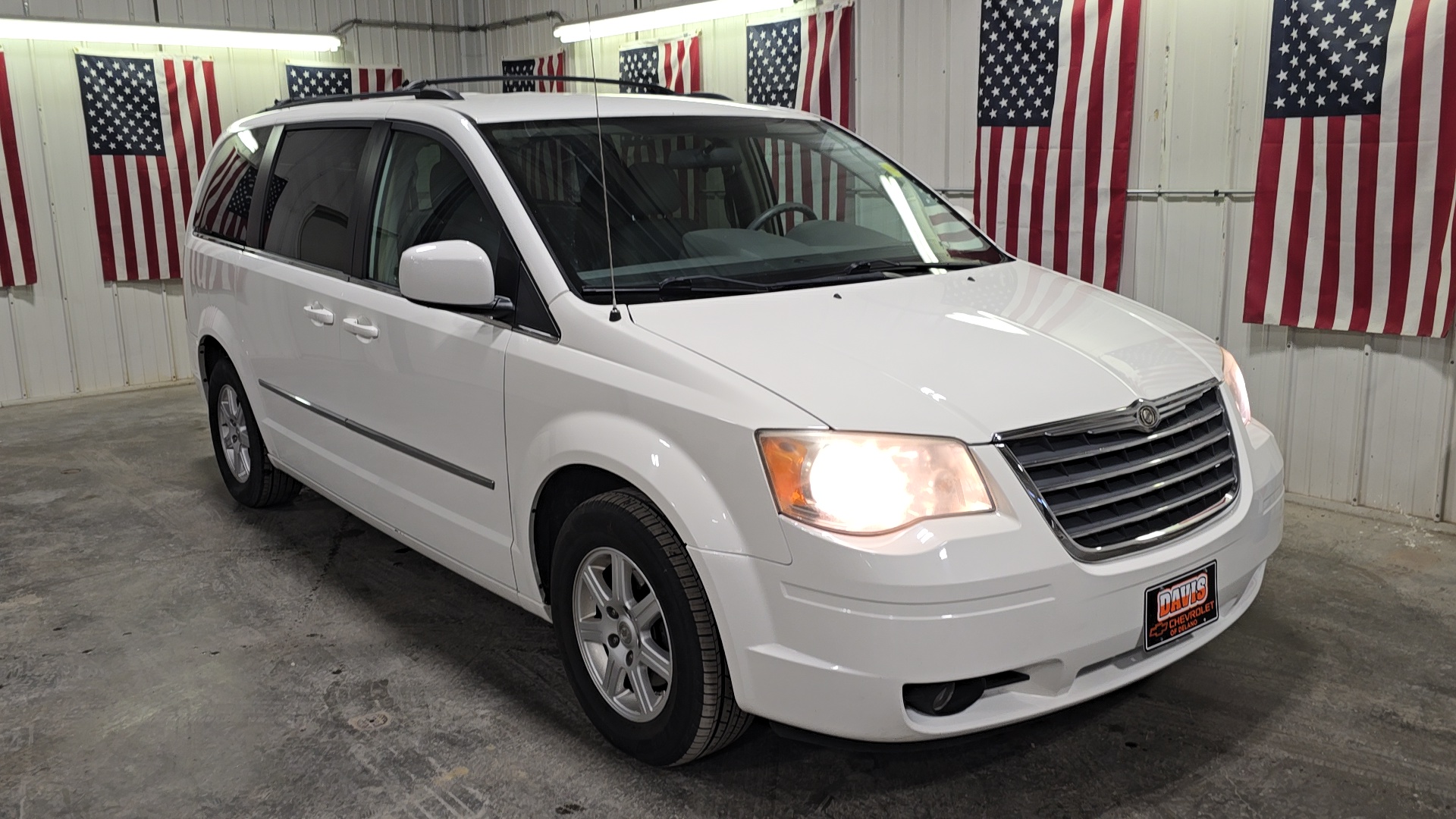 2010 Chrysler Town & Country Touring 1