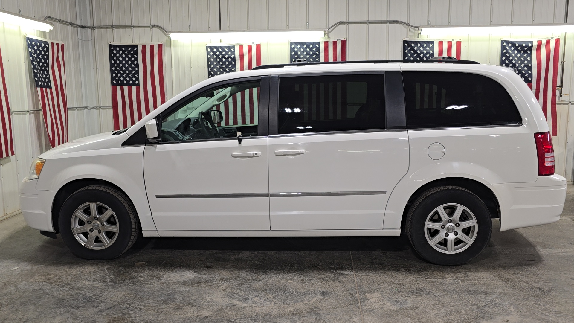 2010 Chrysler Town & Country Touring 3