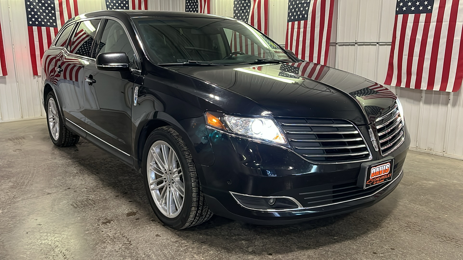 2019 Lincoln MKT Reserve 1