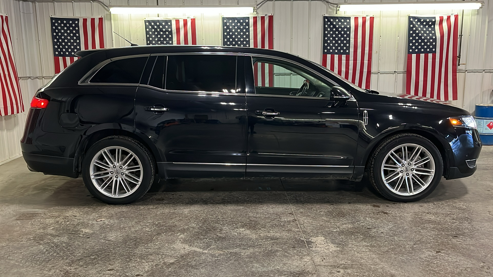 2019 Lincoln MKT Reserve 2