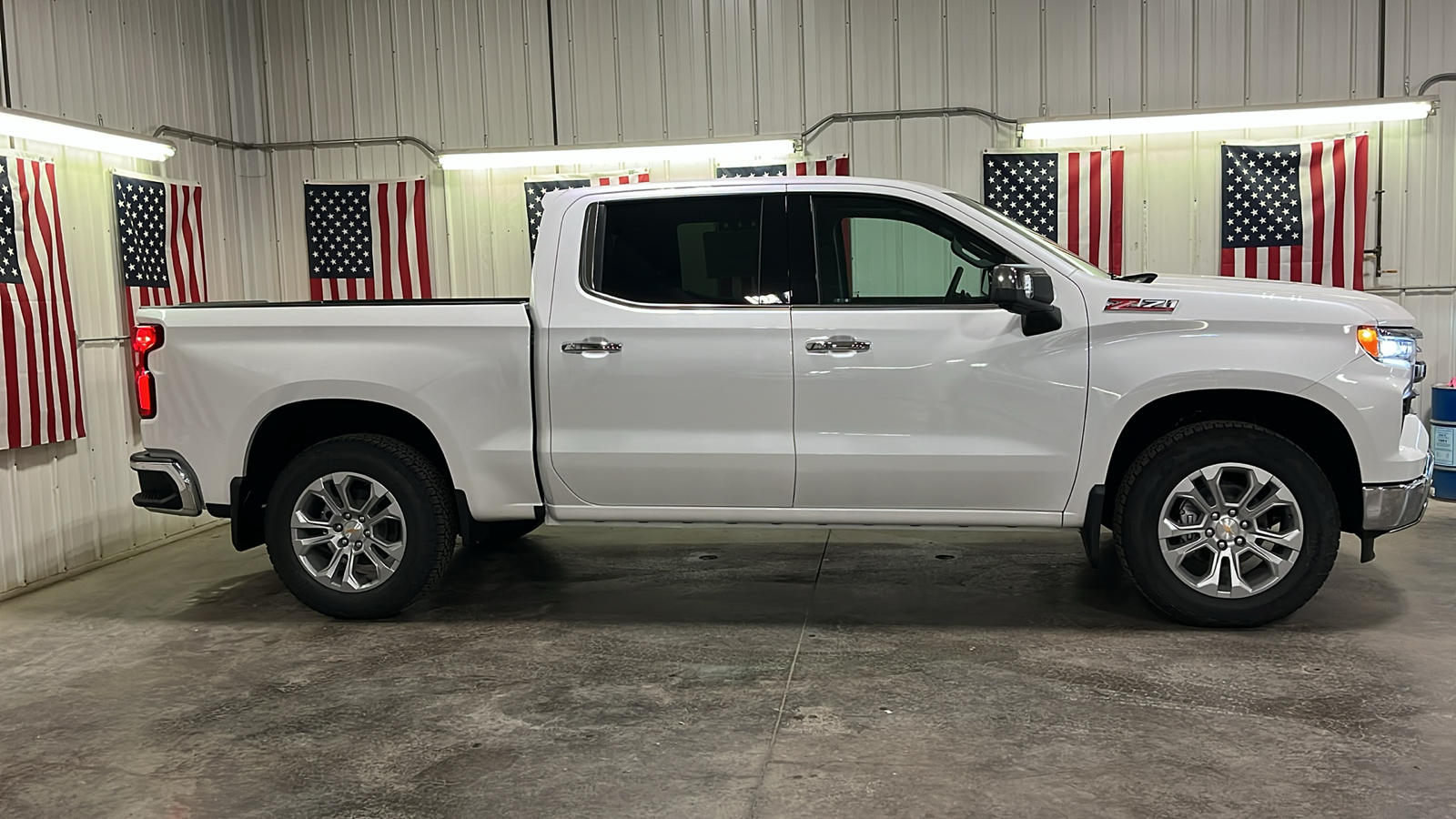 2025 Chevrolet Silverado 1500 LTZ 2