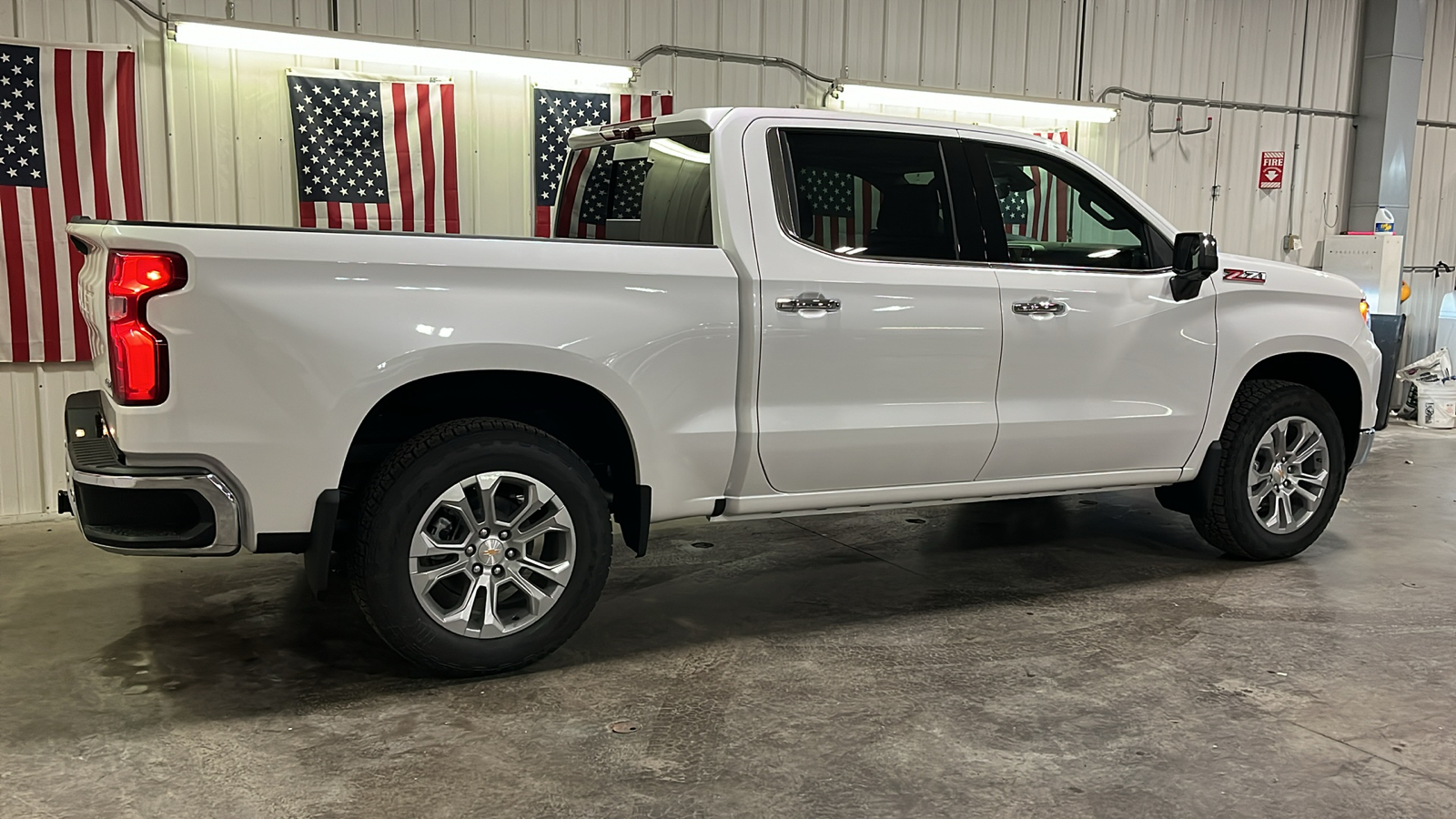 2025 Chevrolet Silverado 1500 LTZ 3