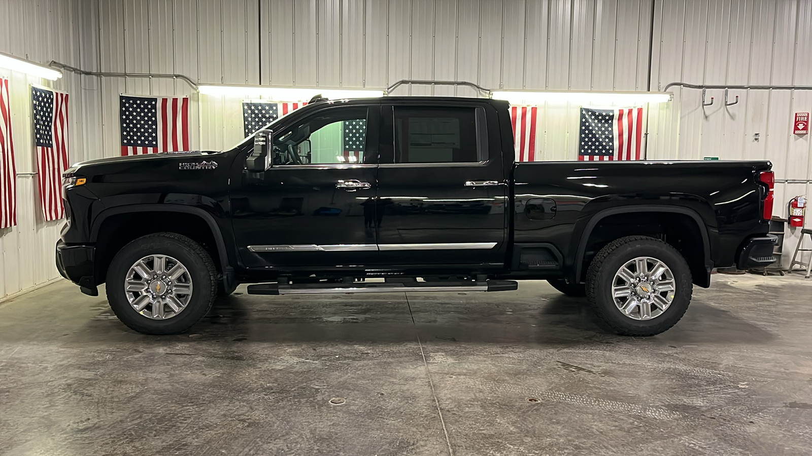 2025 Chevrolet Silverado 3500HD High Country 6