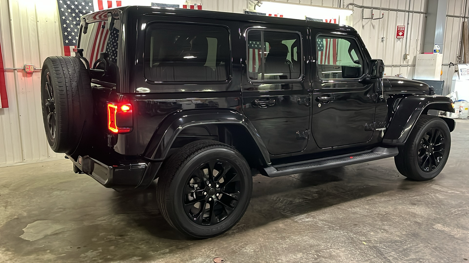 2021 Jeep Wrangler Unlimited Sahara High Altitude 3