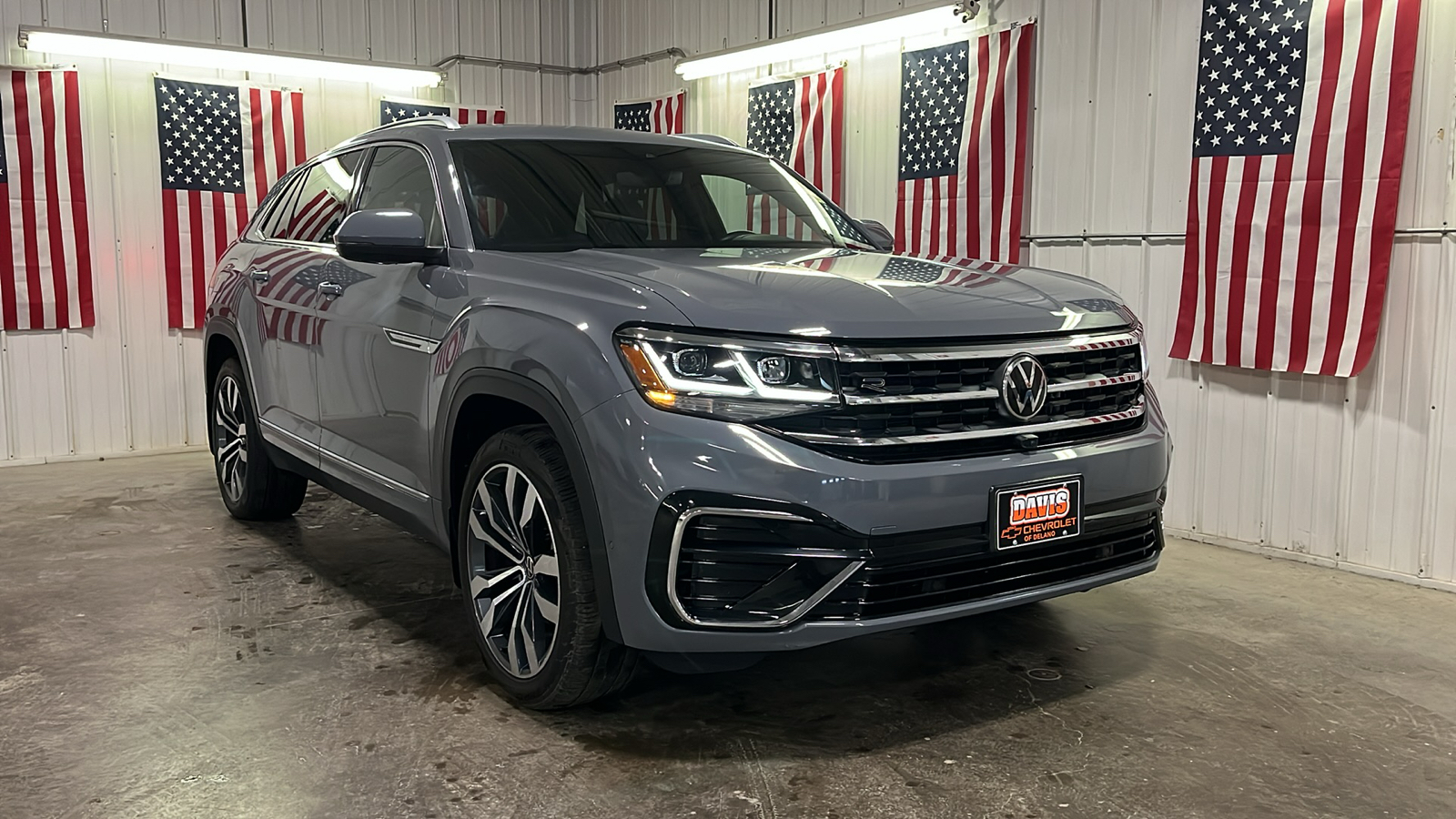 2020 Volkswagen Atlas Cross Sport 3.6L V6 SEL Premium R-Line 1