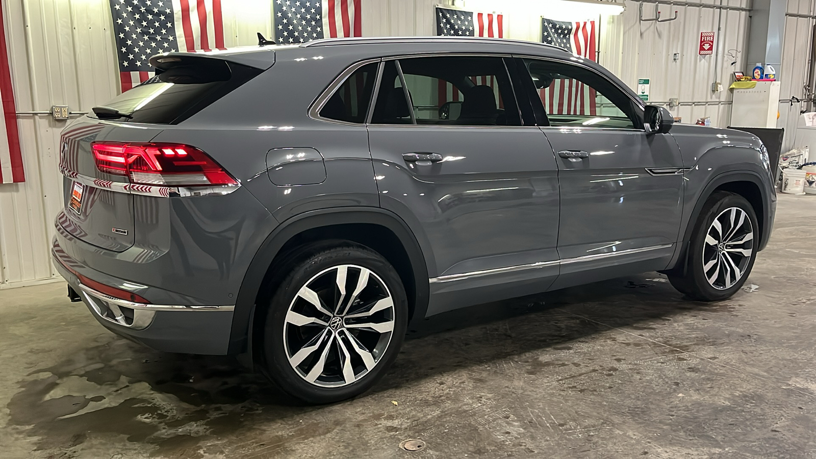 2020 Volkswagen Atlas Cross Sport 3.6L V6 SEL Premium R-Line 3