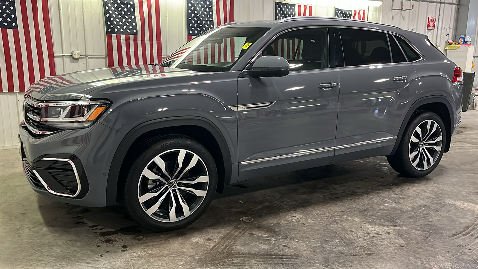 2020 Volkswagen Atlas Cross Sport 3.6L V6 SEL Premium R-Line 7