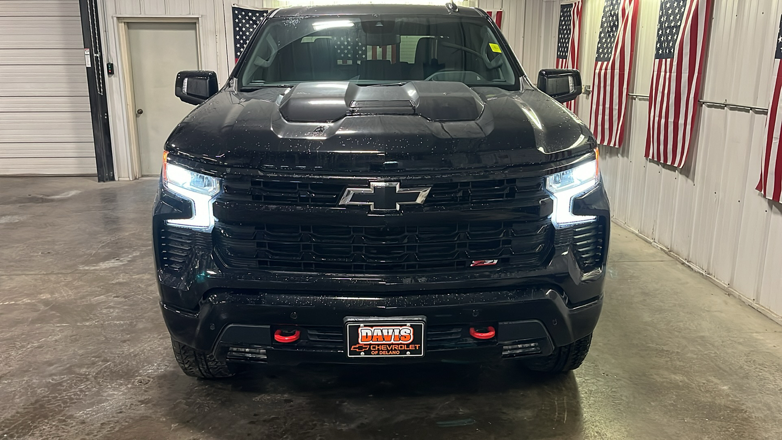 2025 Chevrolet Silverado 1500 LT Trail Boss 8