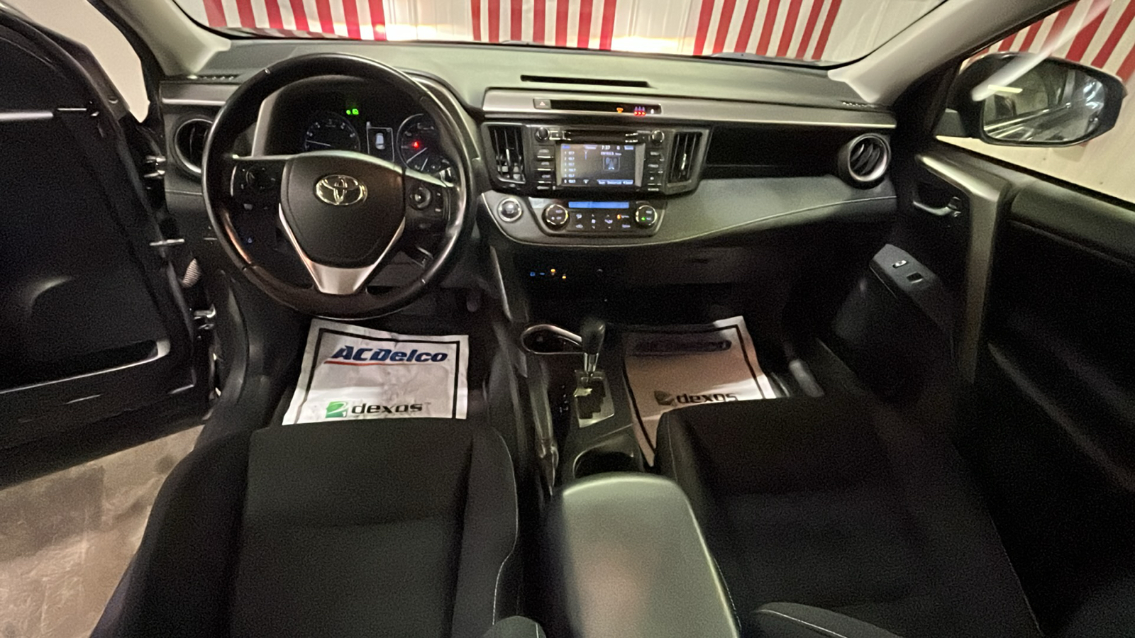 2018 Toyota RAV4 XLE 10