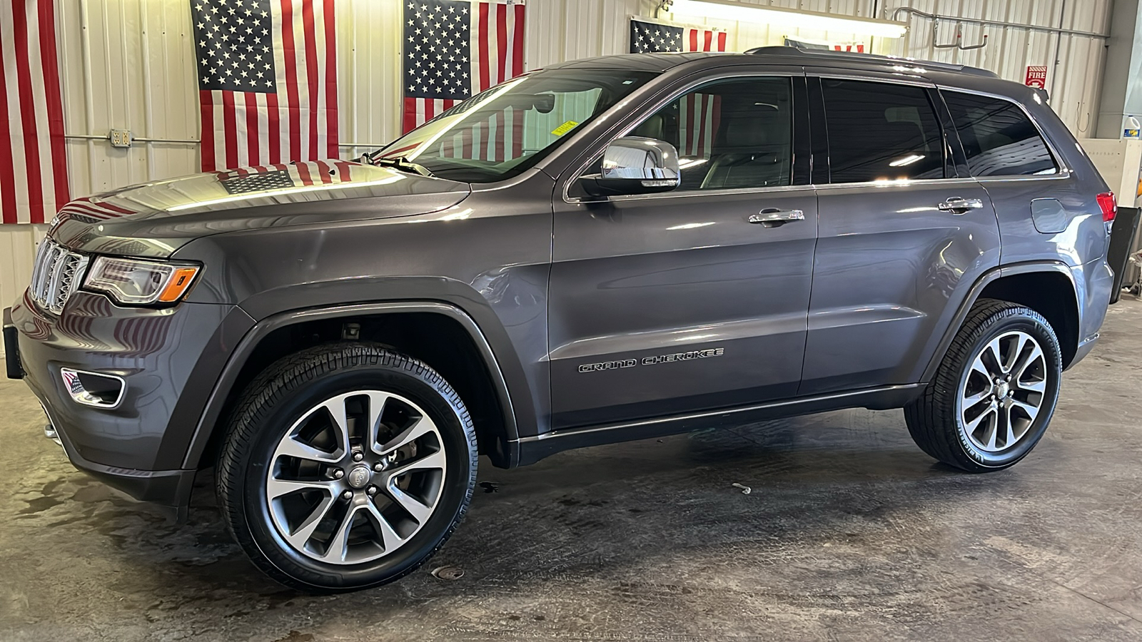 2017 Jeep Grand Cherokee Overland 7