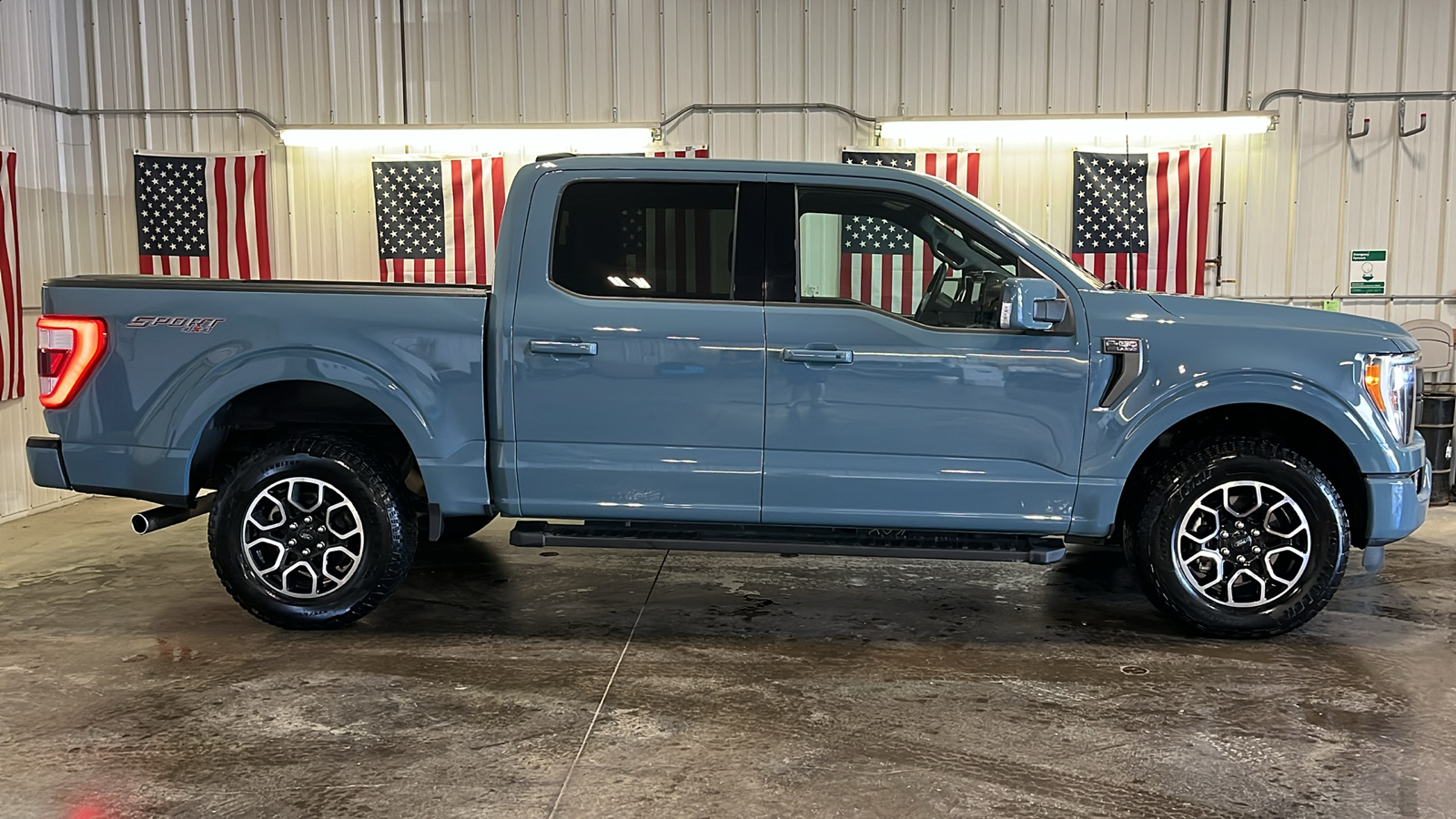 2023 Ford F-150 LARIAT 2