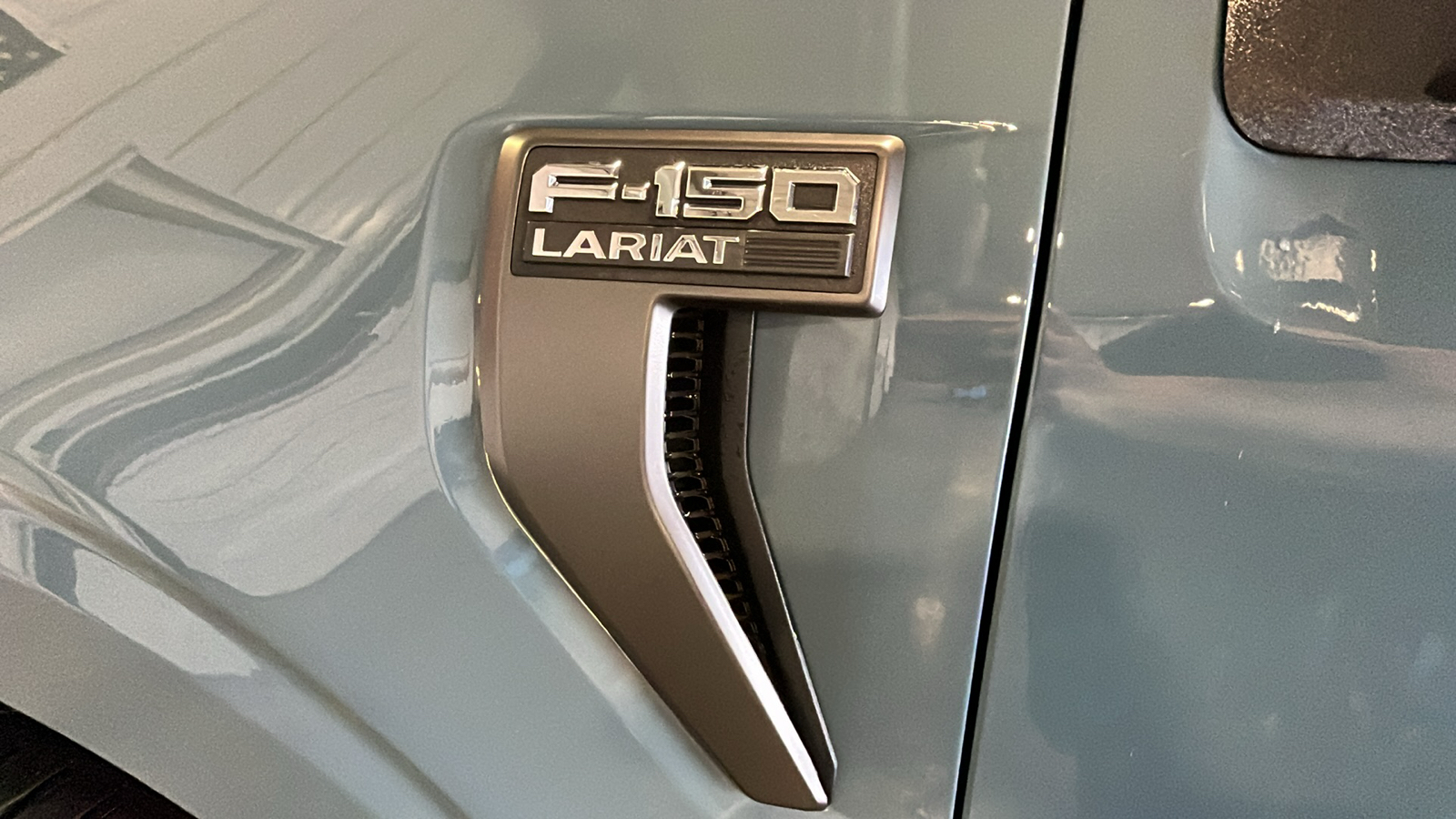 2023 Ford F-150 LARIAT 16