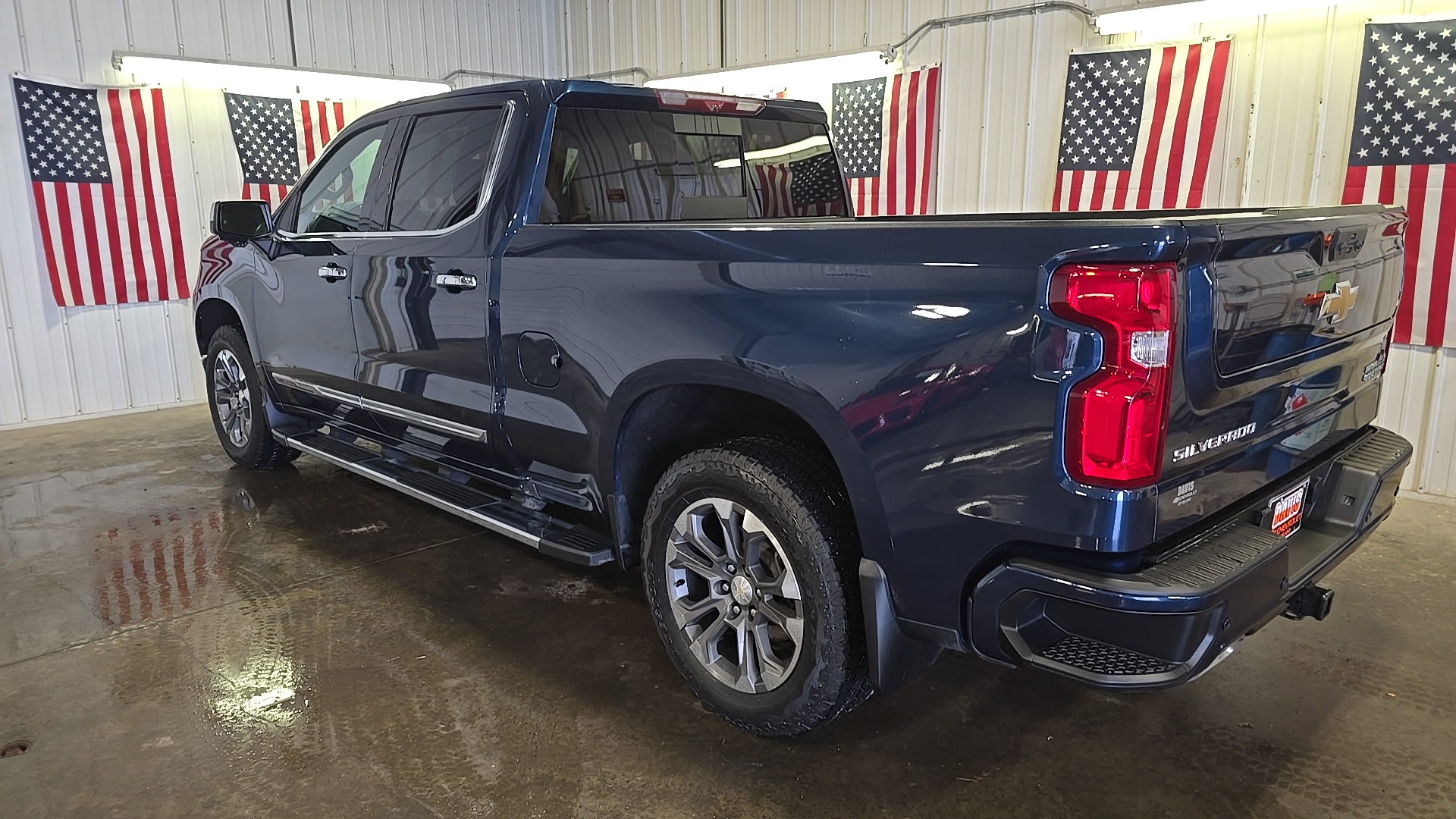 2022 Chevrolet Silverado 1500 High Country 2