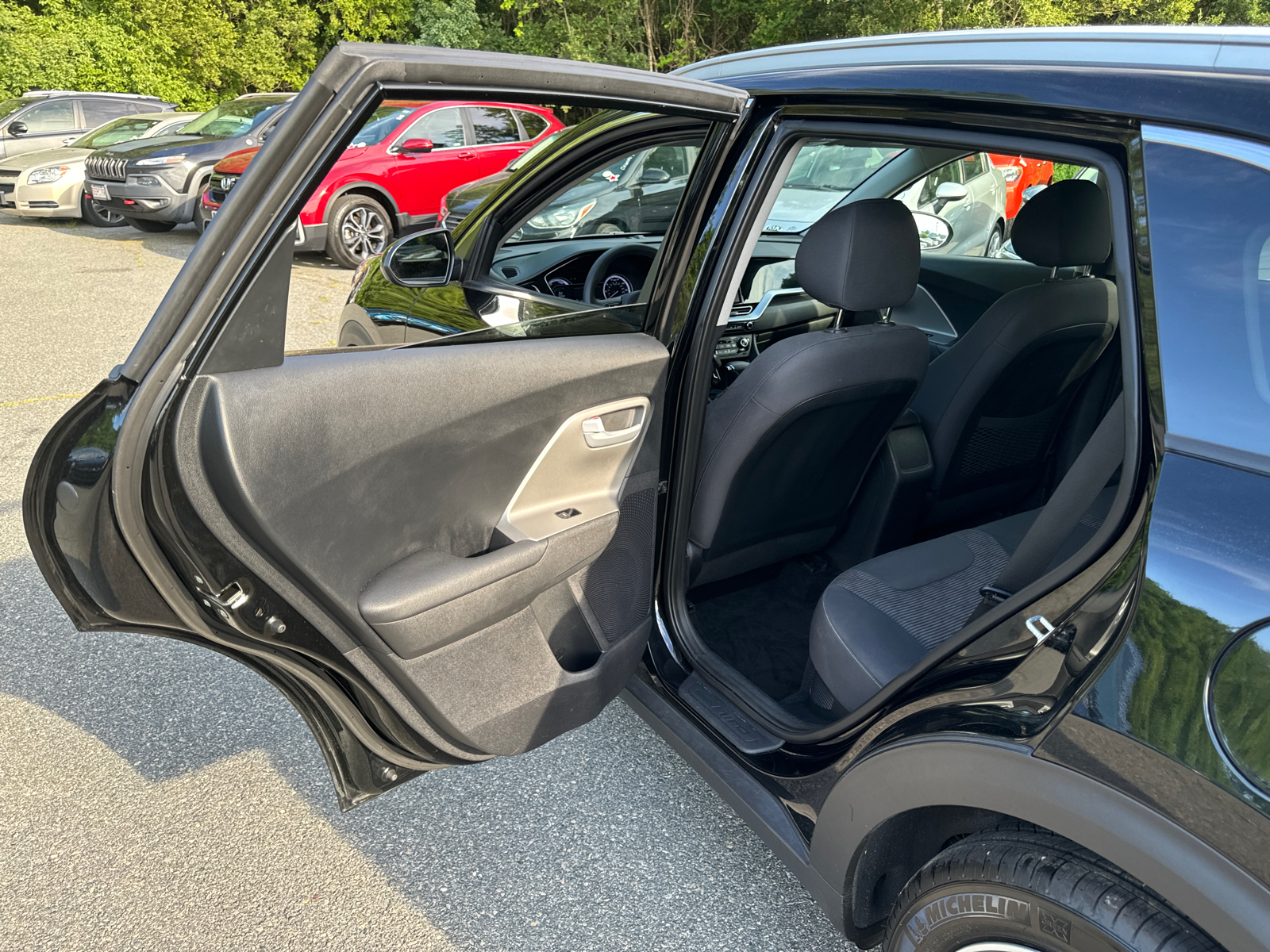 2020 Kia Niro LX 30