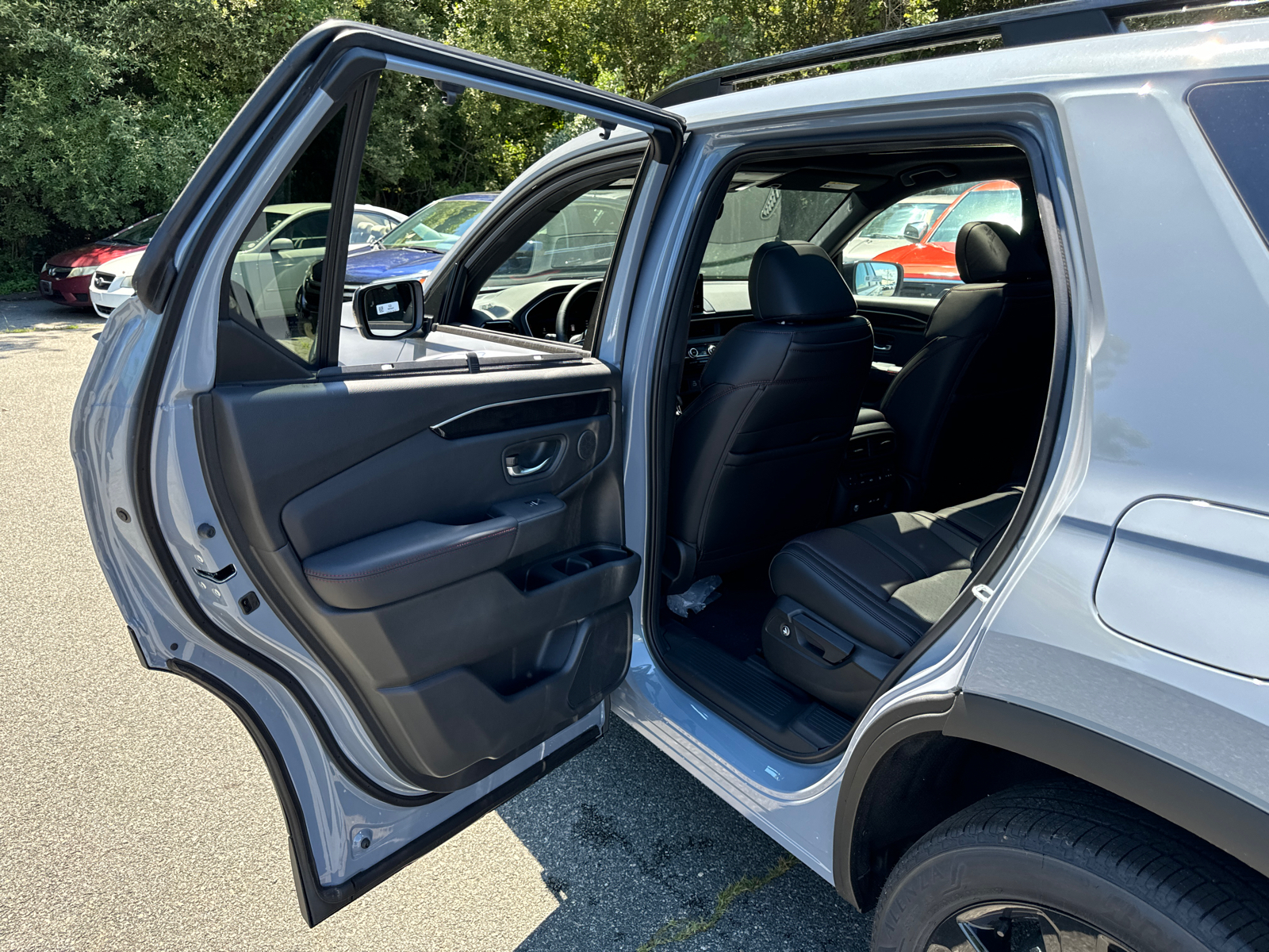 2025 Honda Pilot Black Edition 32