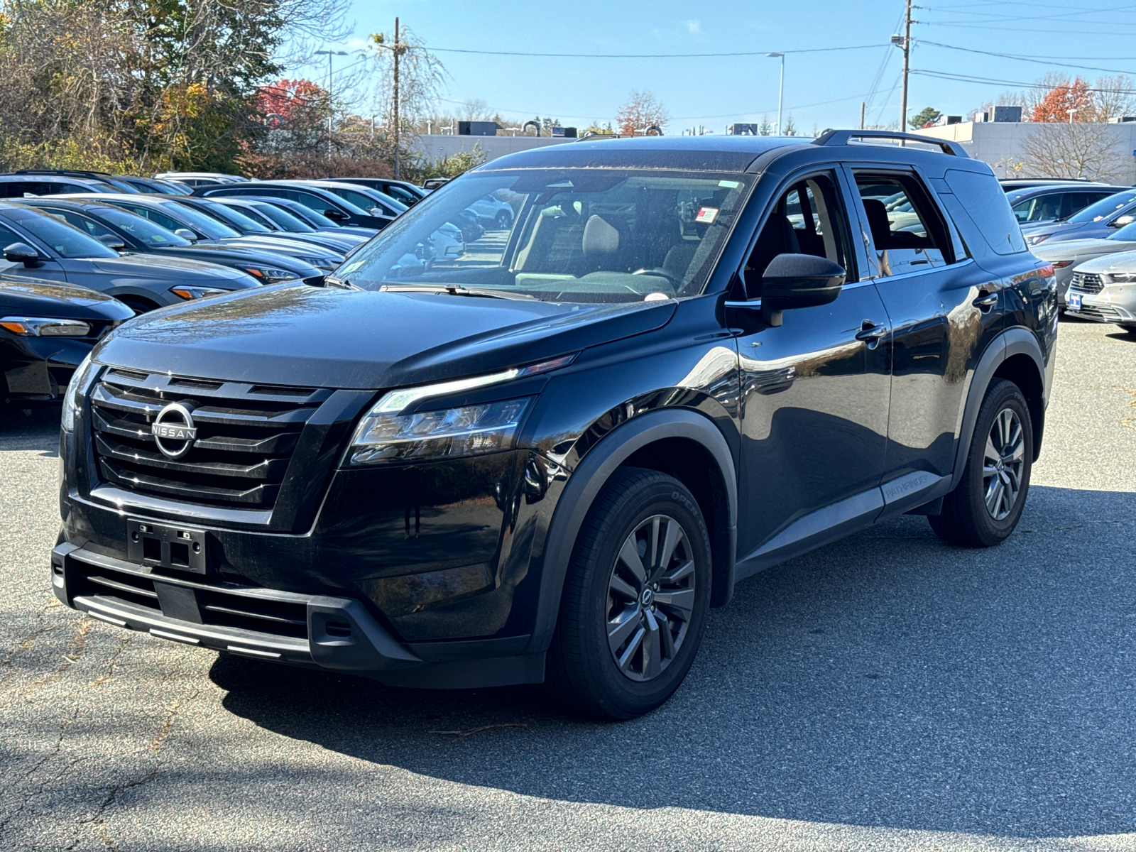 2022 Nissan Pathfinder SV 1