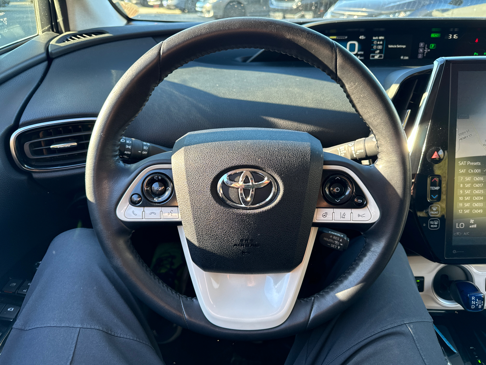 2017 Toyota Prius Prime Advanced 16