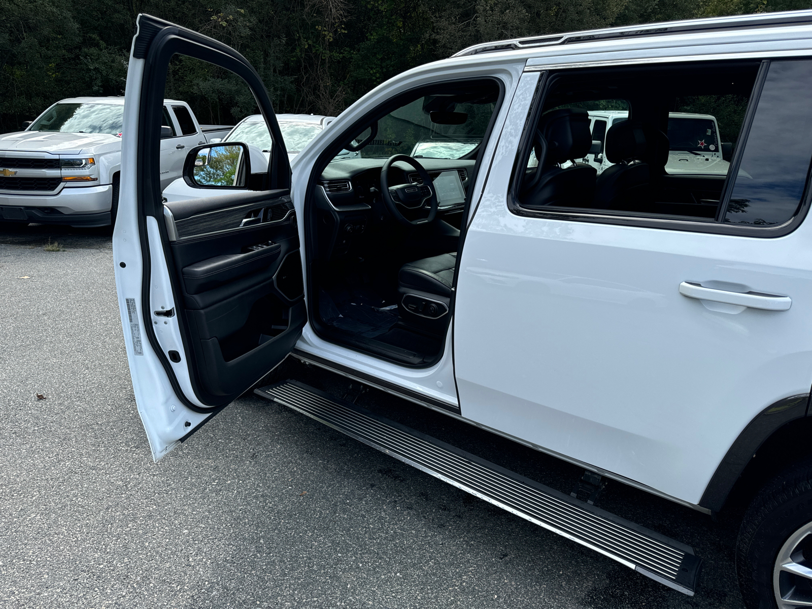 2022 Jeep Wagoneer Series III 11