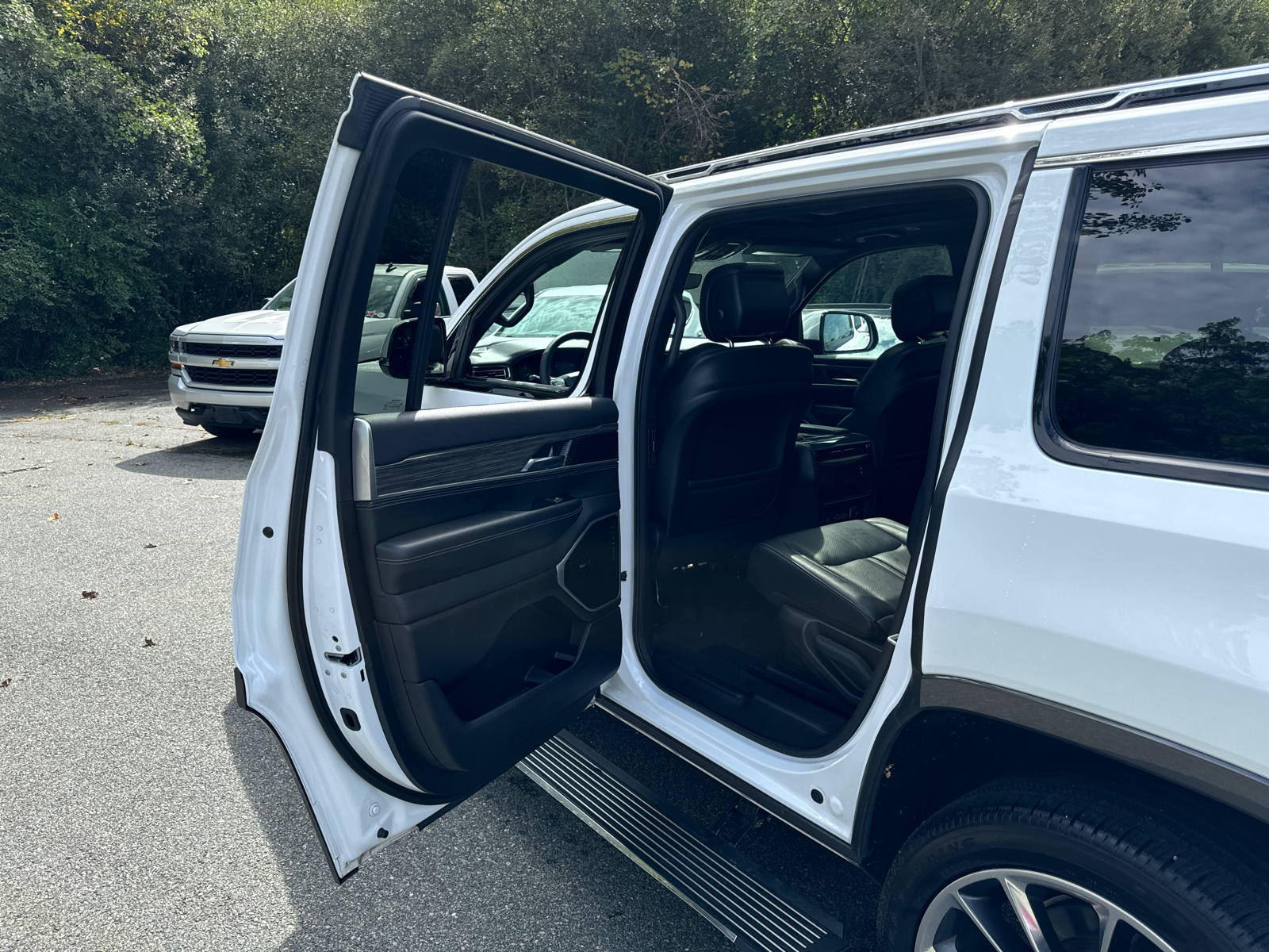 2022 Jeep Wagoneer Series III 31