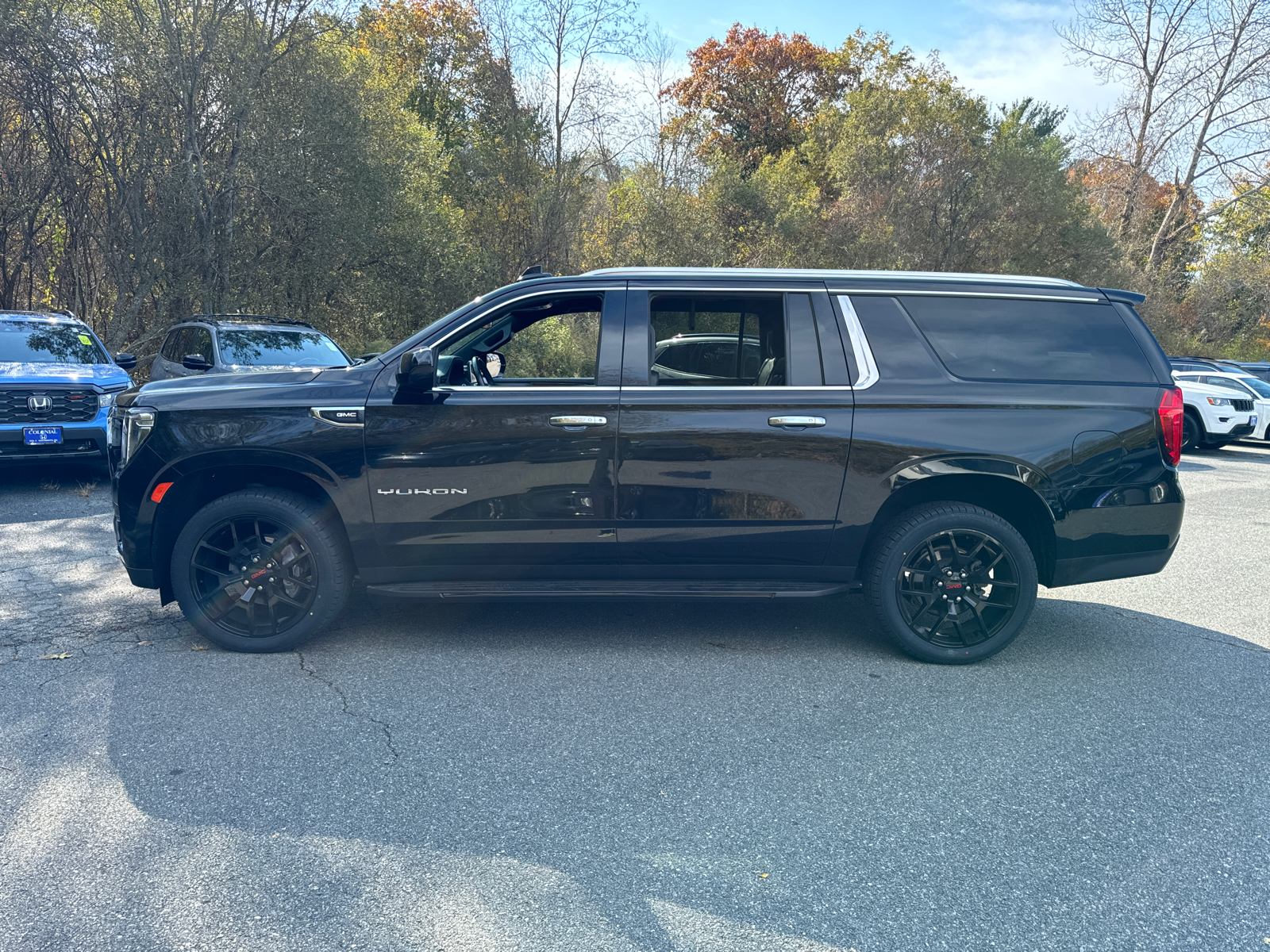 2022 GMC Yukon XL SLE 3