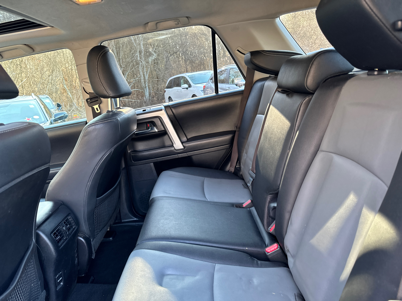 2019 Toyota 4Runner SR5 Premium 33