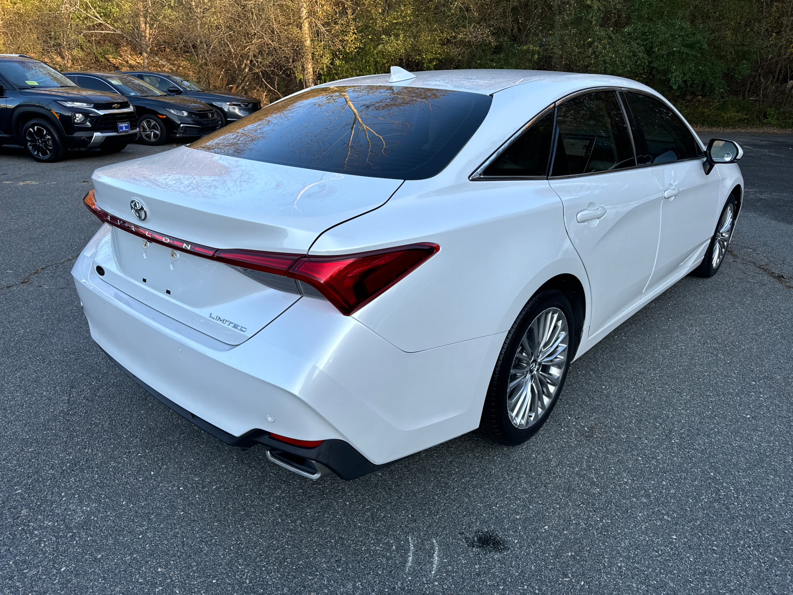 2019 Toyota Avalon Limited 6