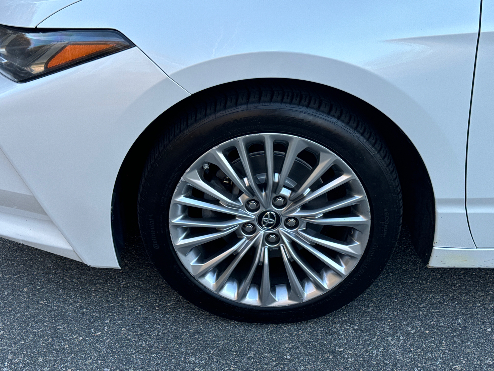 2019 Toyota Avalon Limited 10