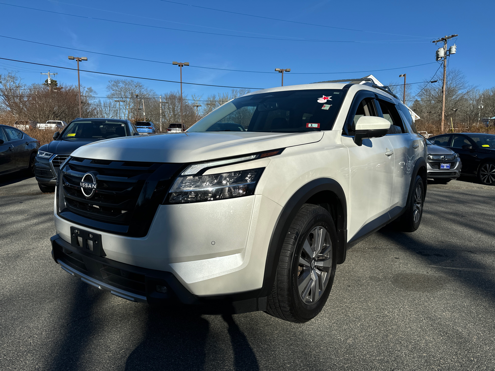 2022 Nissan Pathfinder SL 2