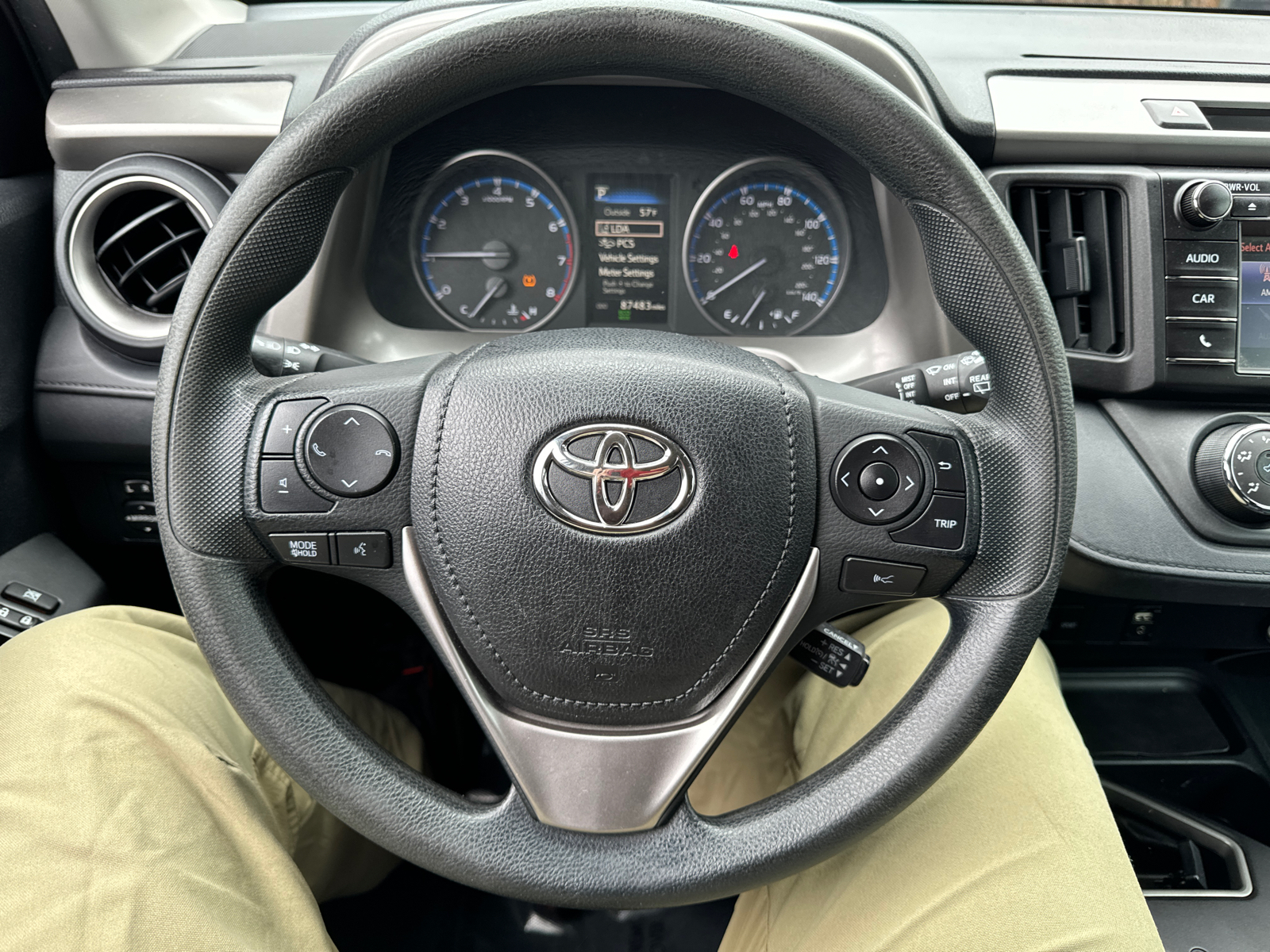 2018 Toyota RAV4 LE 17
