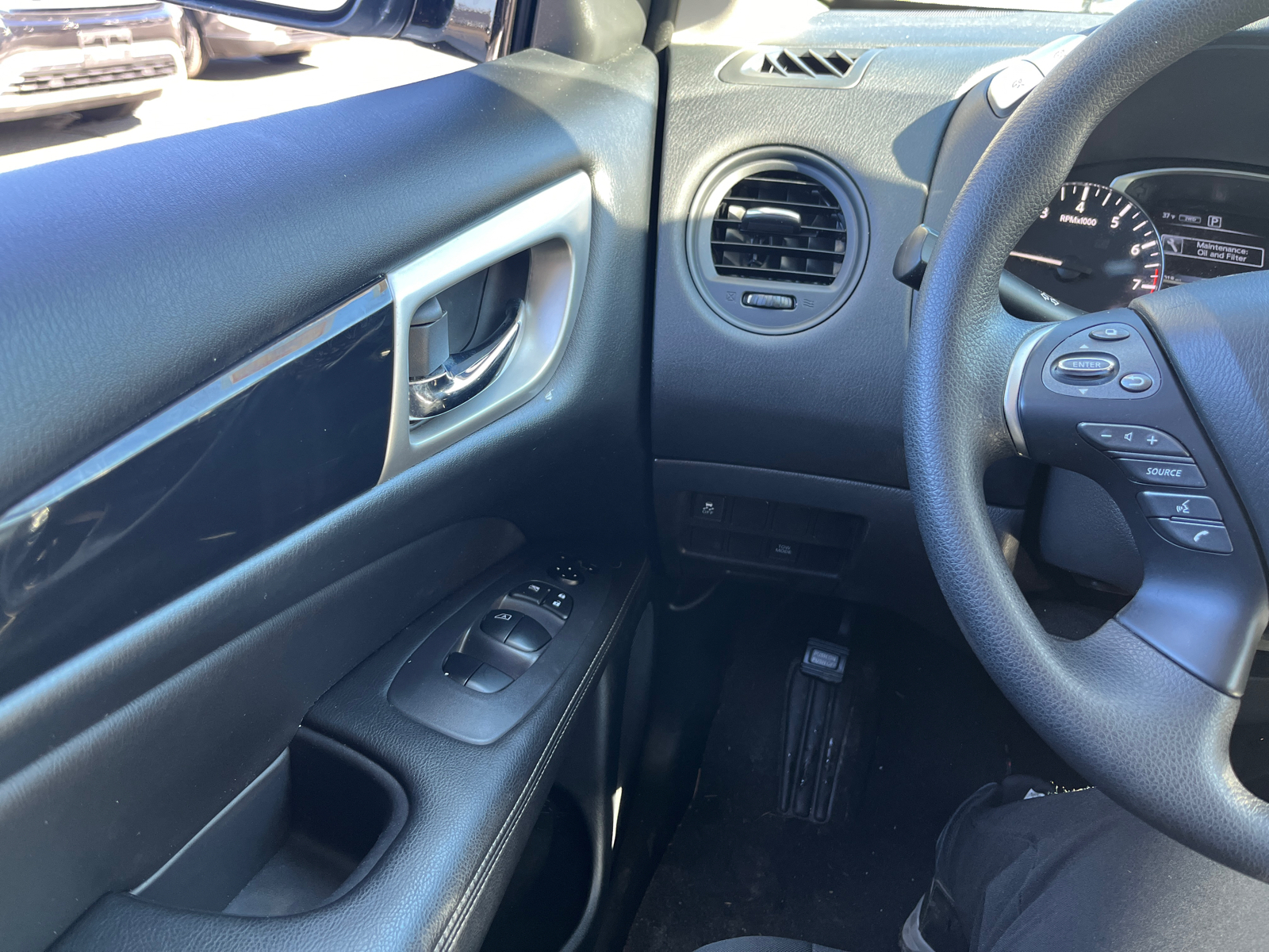 2020 Nissan Pathfinder S 17