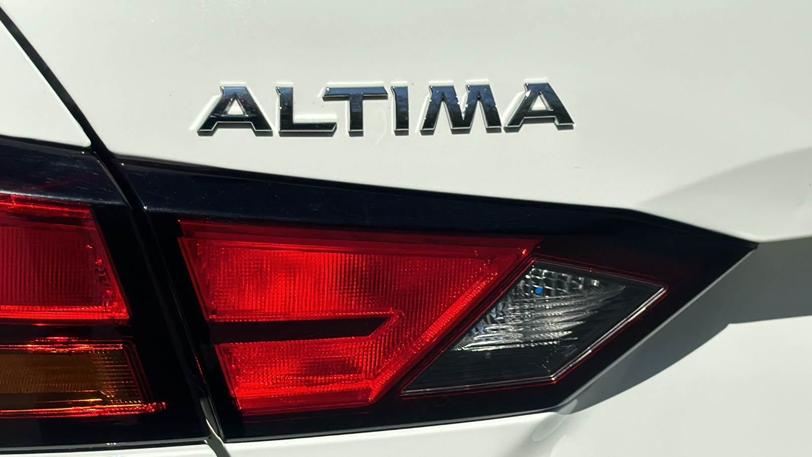 2022 Nissan Altima 2.5 S 27