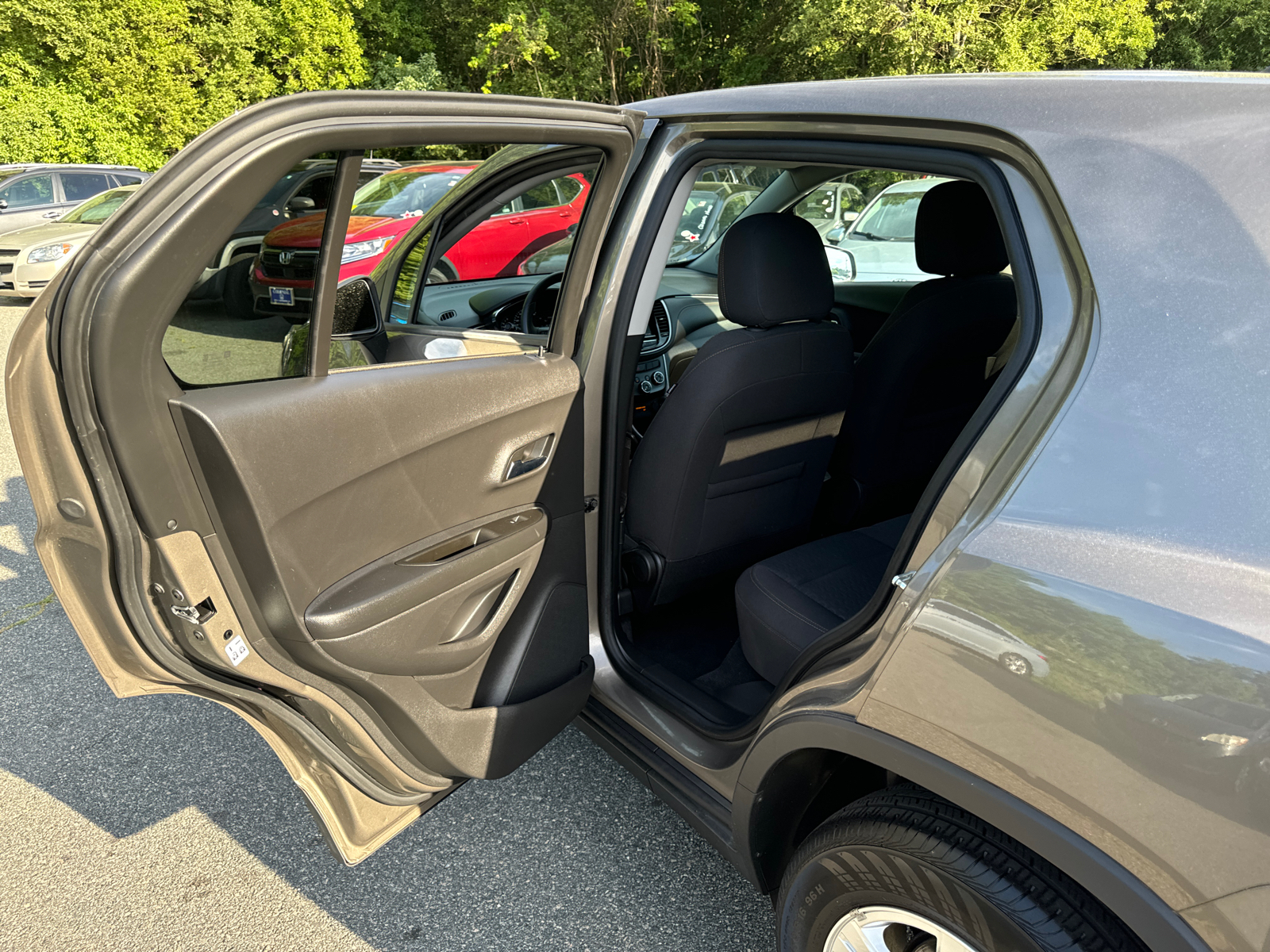 2022 Chevrolet Trax LS 29