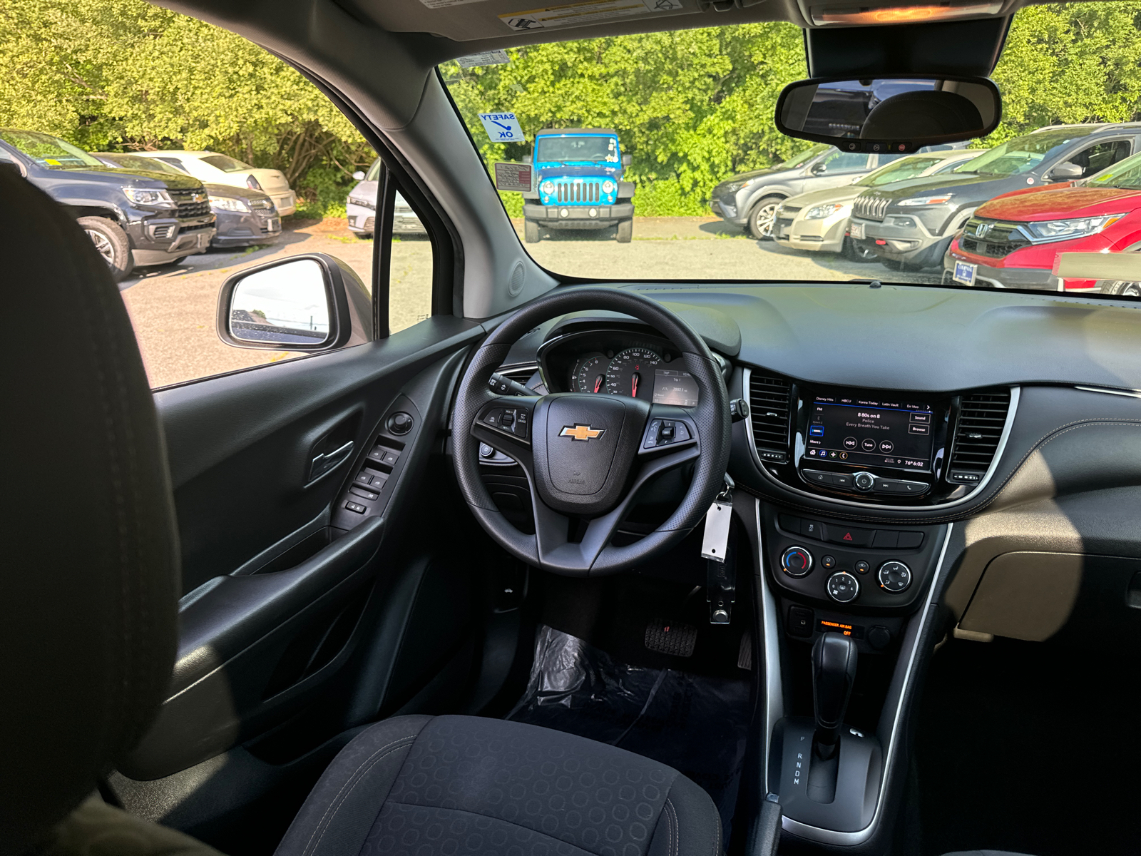 2022 Chevrolet Trax LS 33