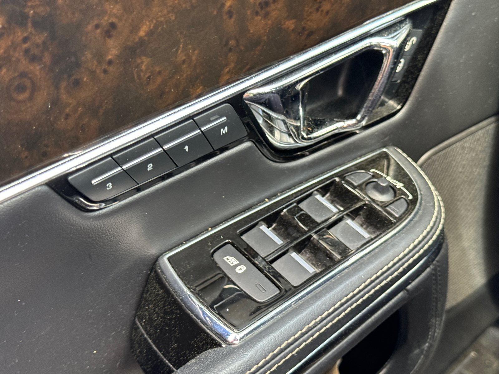 2019 Jaguar XJ XJL Portfolio 24