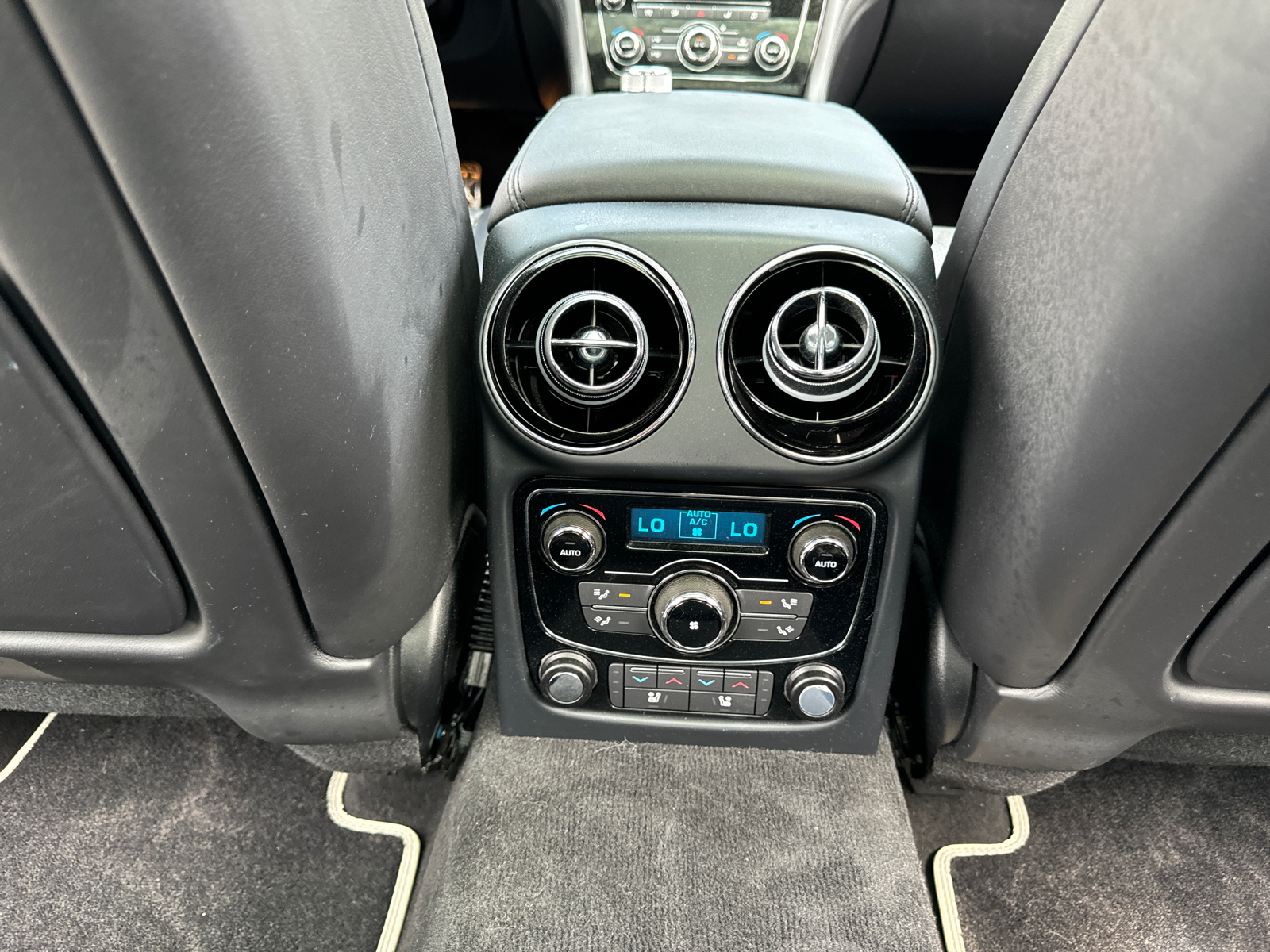 2019 Jaguar XJ XJL Portfolio 32