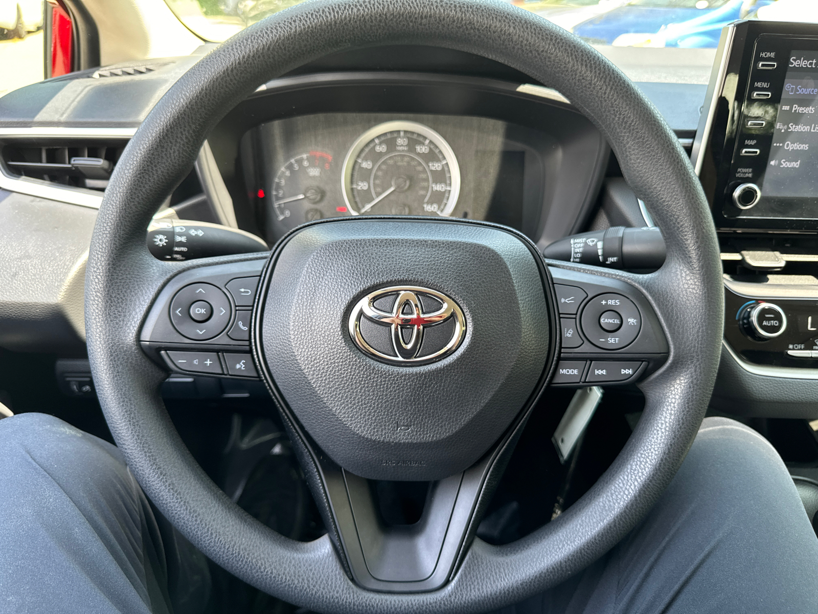 2020 Toyota Corolla LE 13