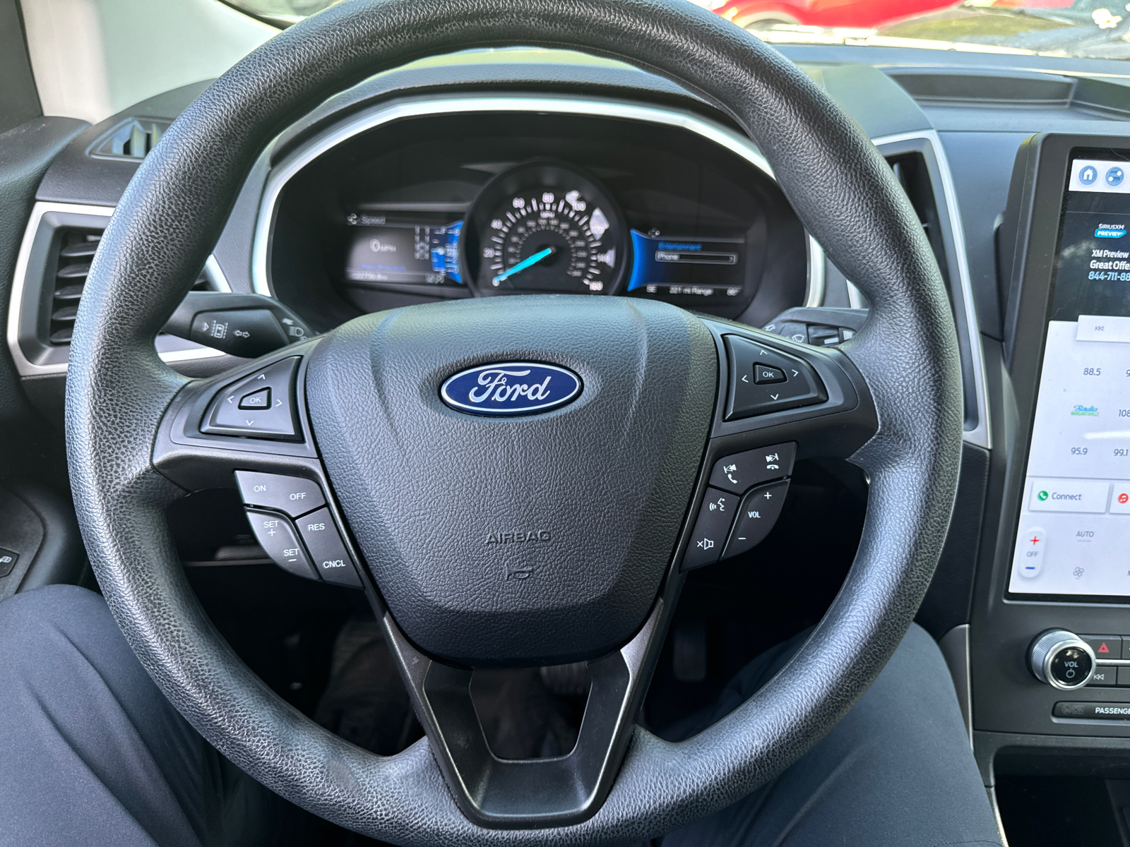 2021 Ford Edge SE 16