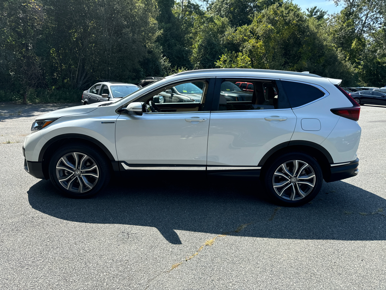 2022 Honda CR-V Hybrid Touring 3