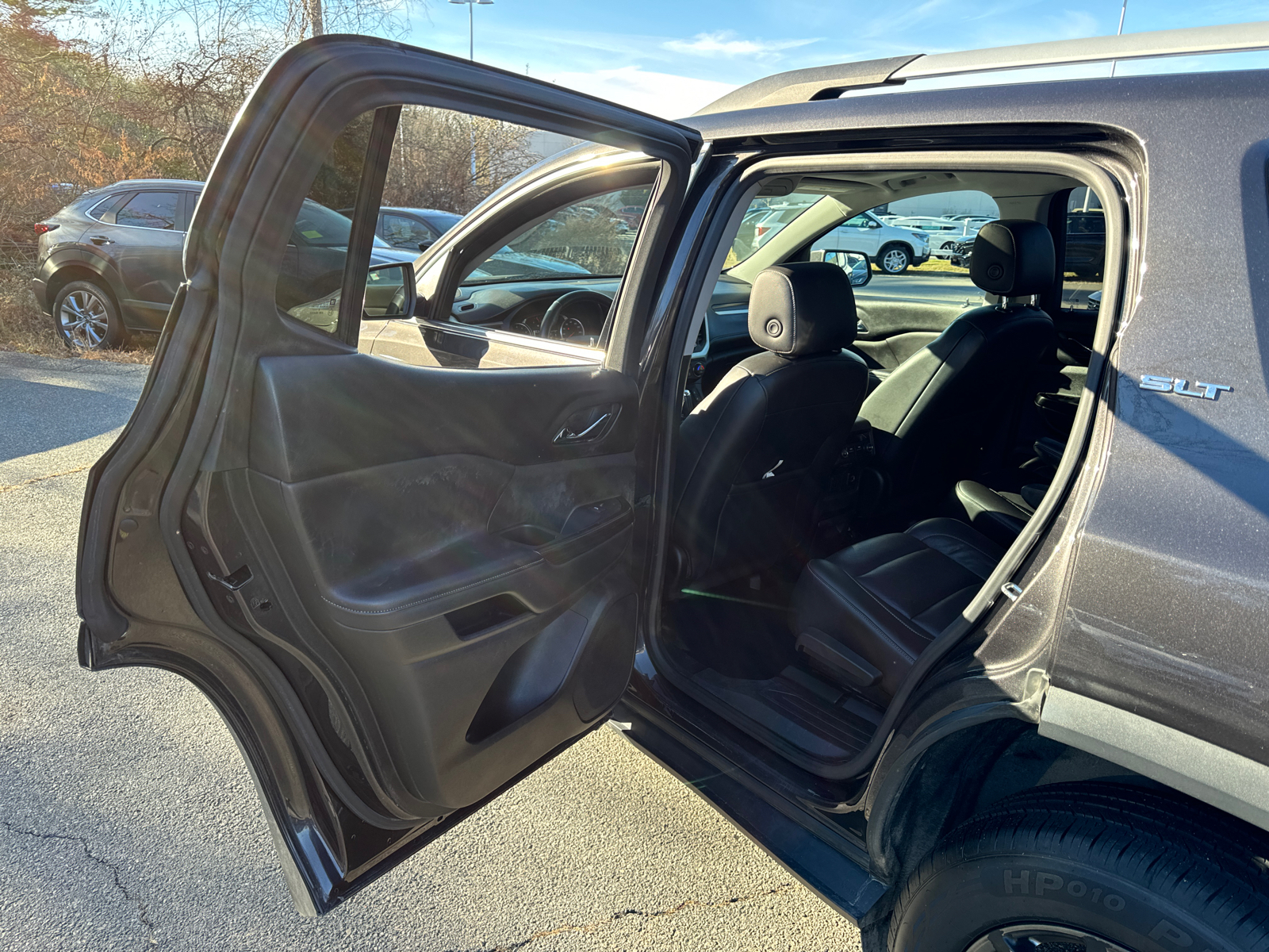 2017 GMC Acadia SLT 32