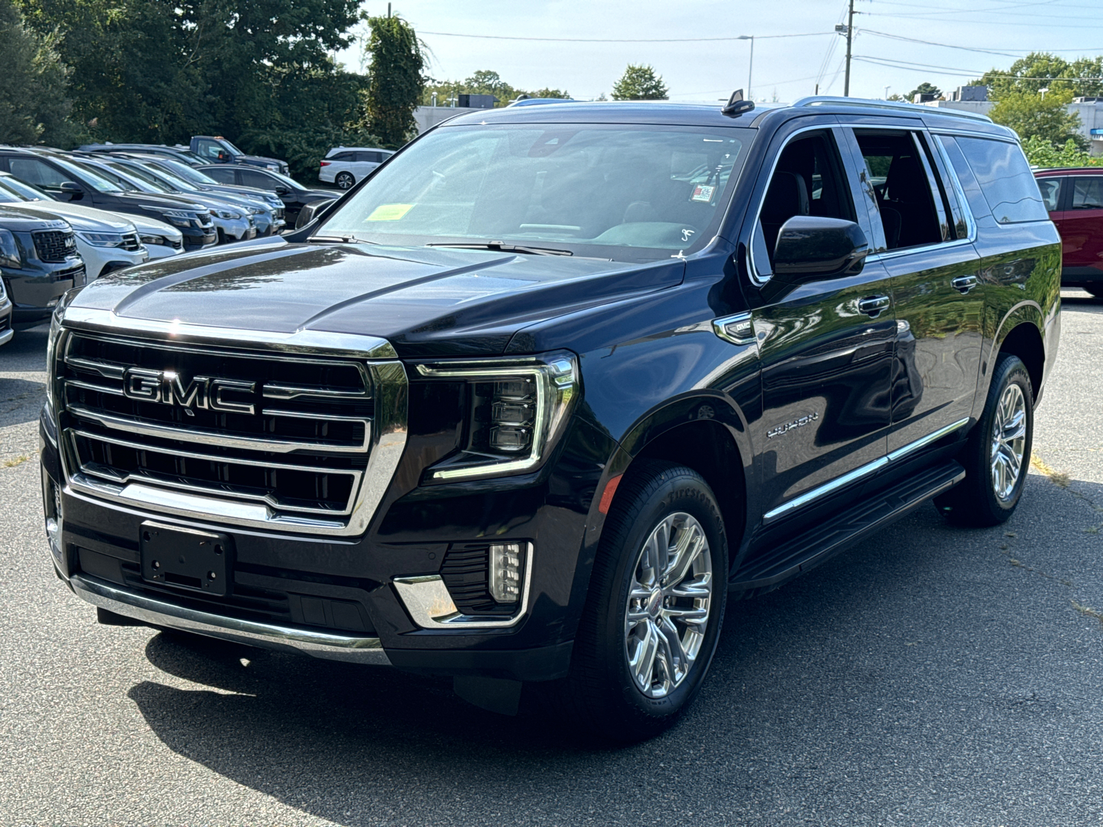 2022 GMC Yukon XL SLT 1