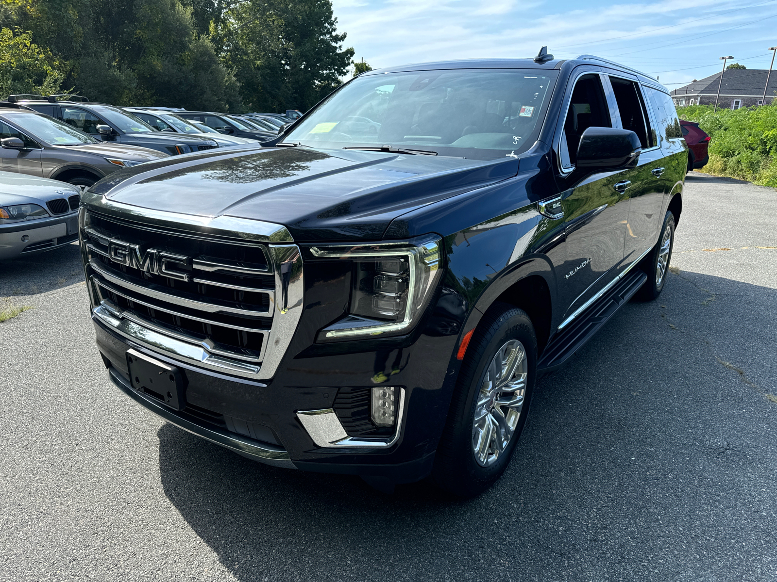 2022 GMC Yukon XL SLT 2