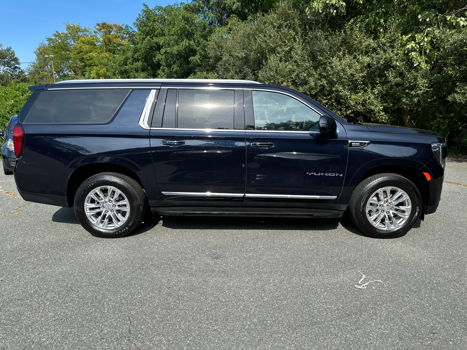 2022 GMC Yukon XL SLT 7