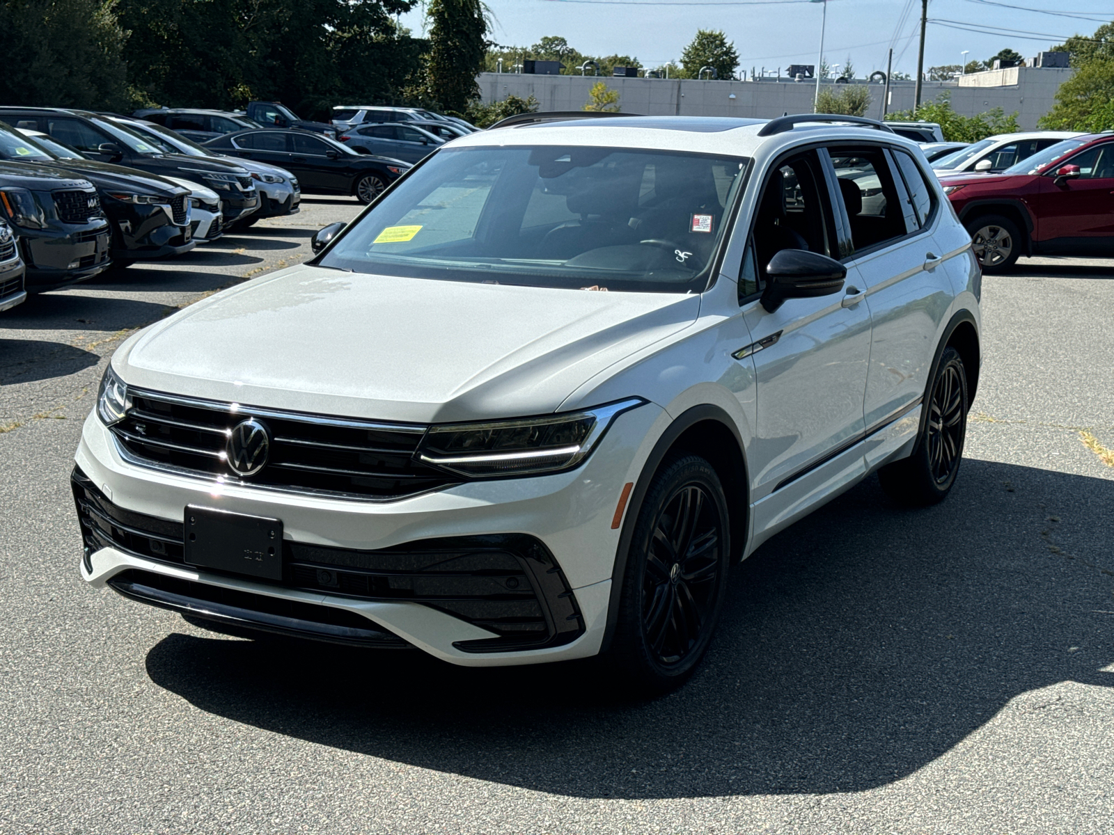 2022 Volkswagen Tiguan SE R-Line Black 1