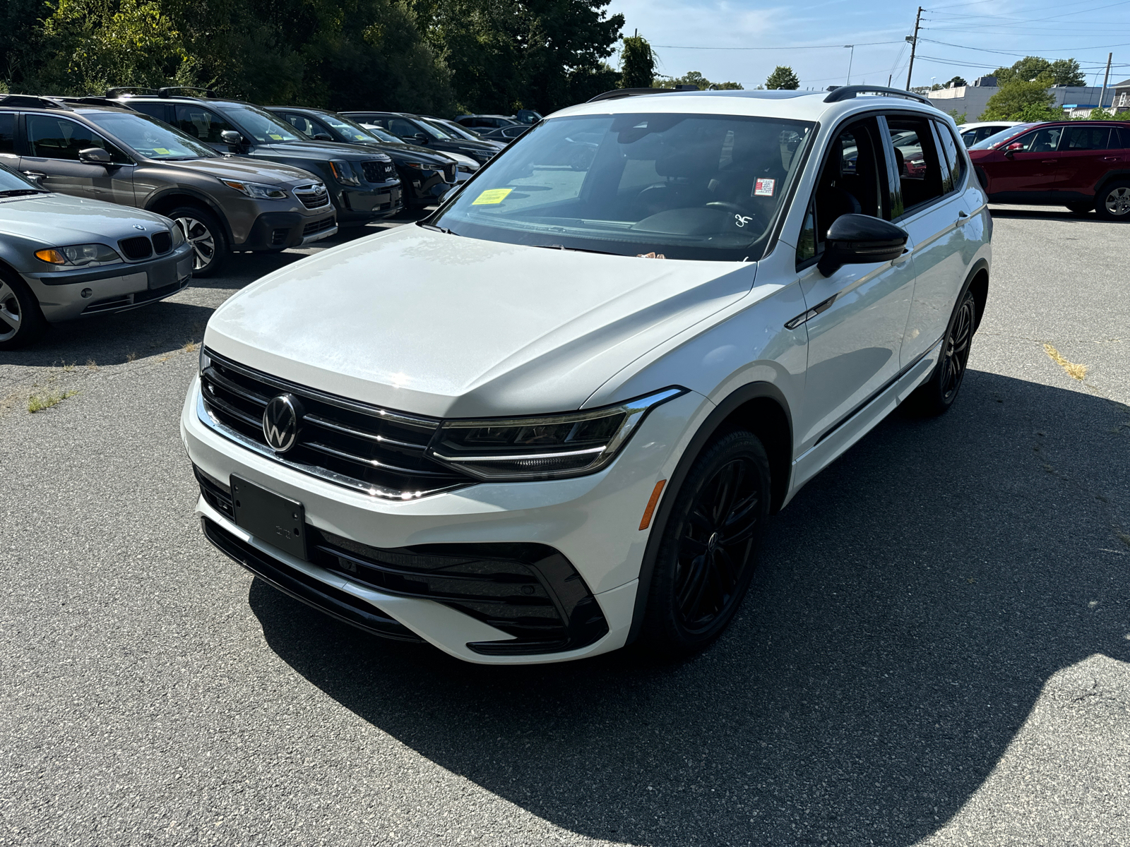 2022 Volkswagen Tiguan SE R-Line Black 2